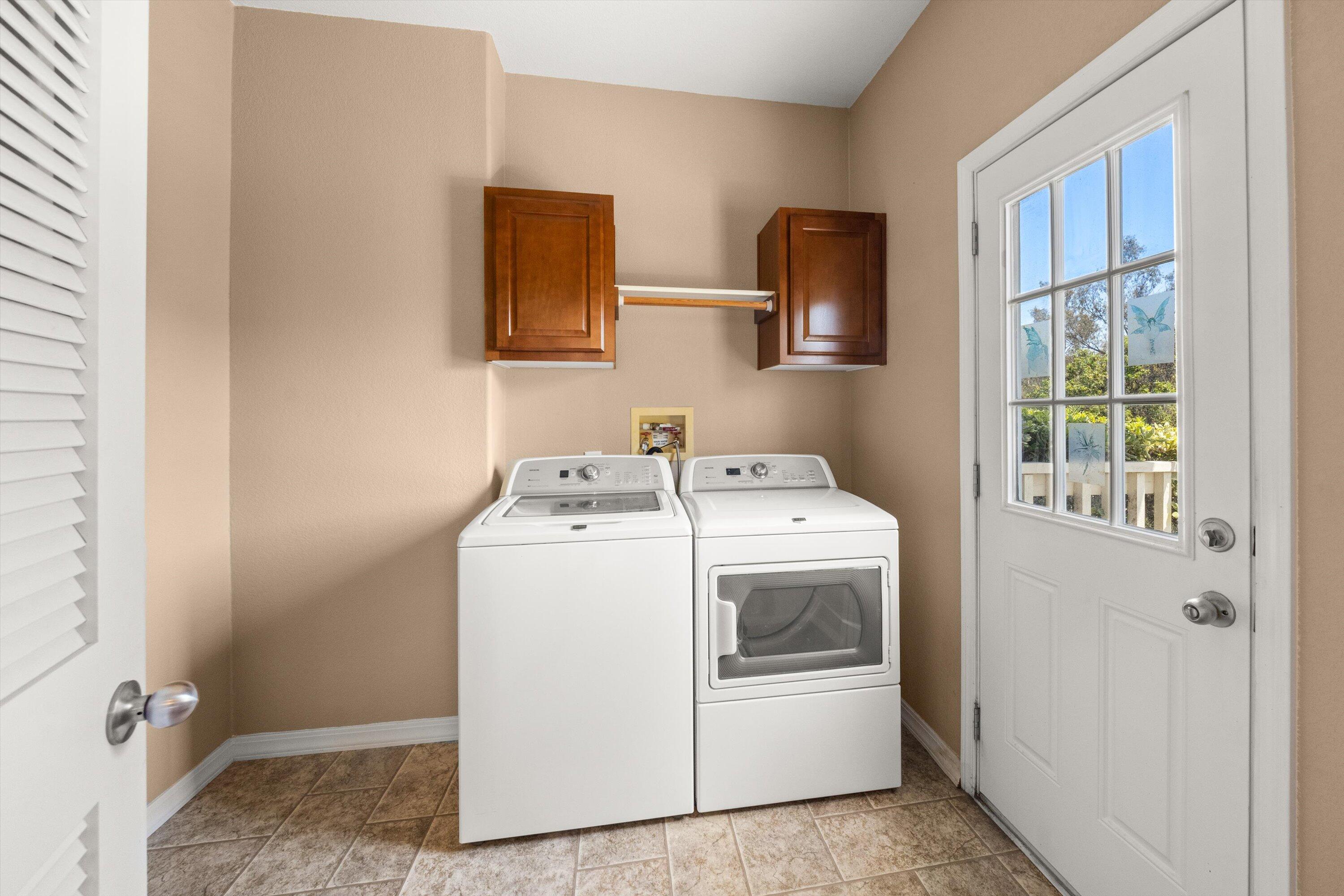 Goleta, California 93117, United States, 2 Bedrooms Bedrooms, ,2 BathroomsBathrooms,Residential,Pending,212796