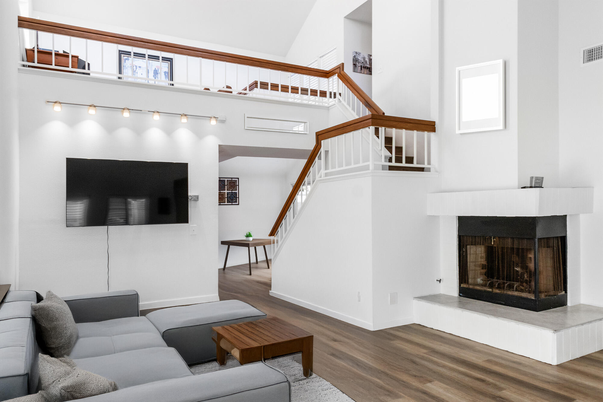 Carpinteria, California 93013, United States, 2 Bedrooms Bedrooms, ,2 BathroomsBathrooms,Residential,Active,210501