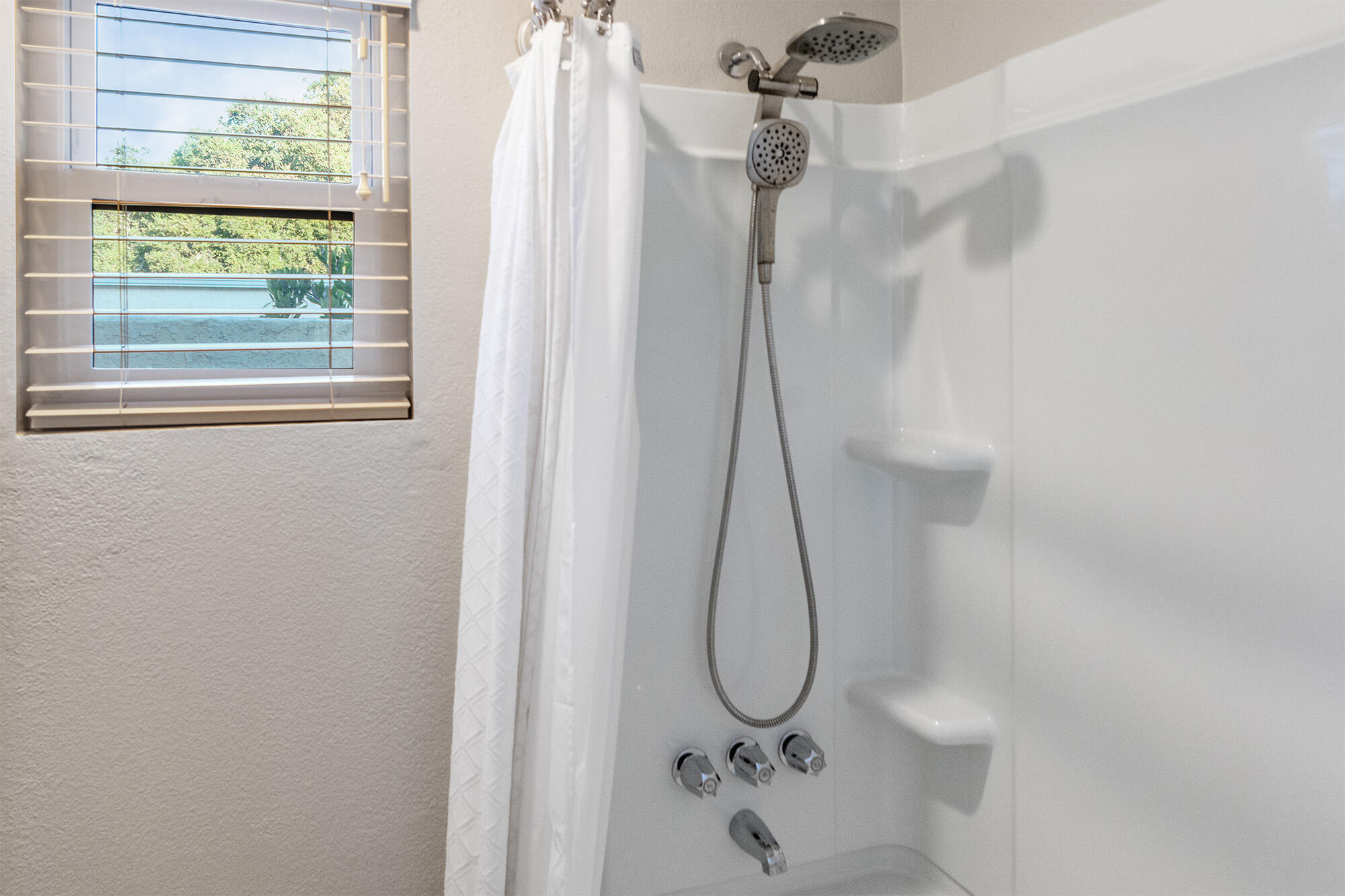 Carpinteria, California 93013, United States, 2 Bedrooms Bedrooms, ,2 BathroomsBathrooms,Residential,Active,210501