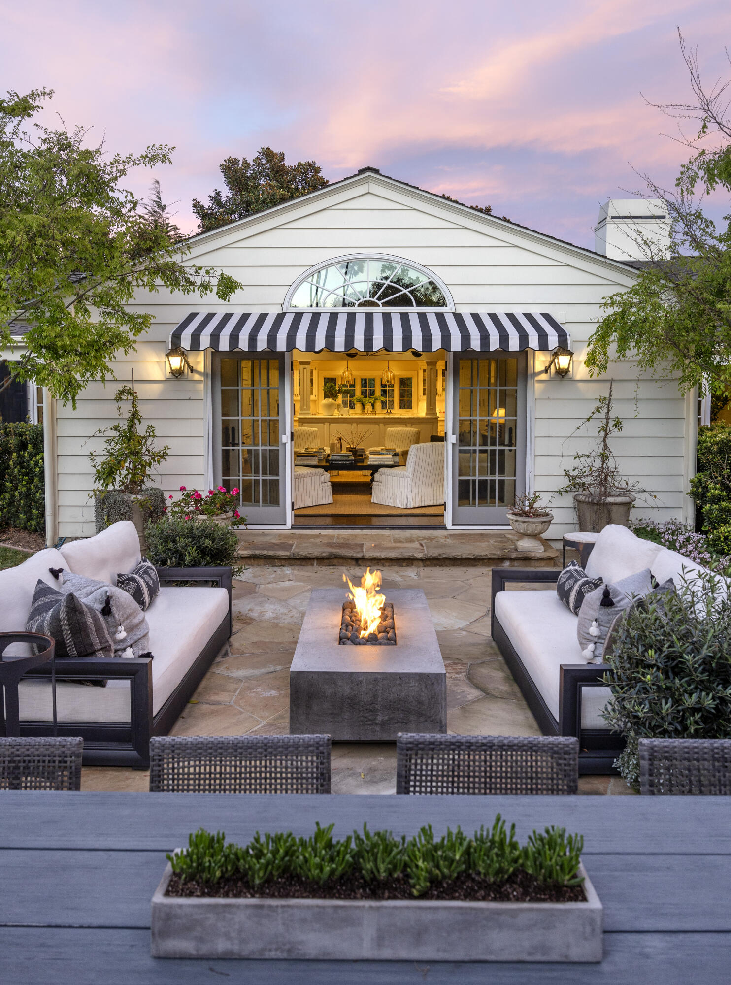 Montecito, California 93108, United States, 4 Bedrooms Bedrooms, ,5 BathroomsBathrooms,Residential,Active,238874