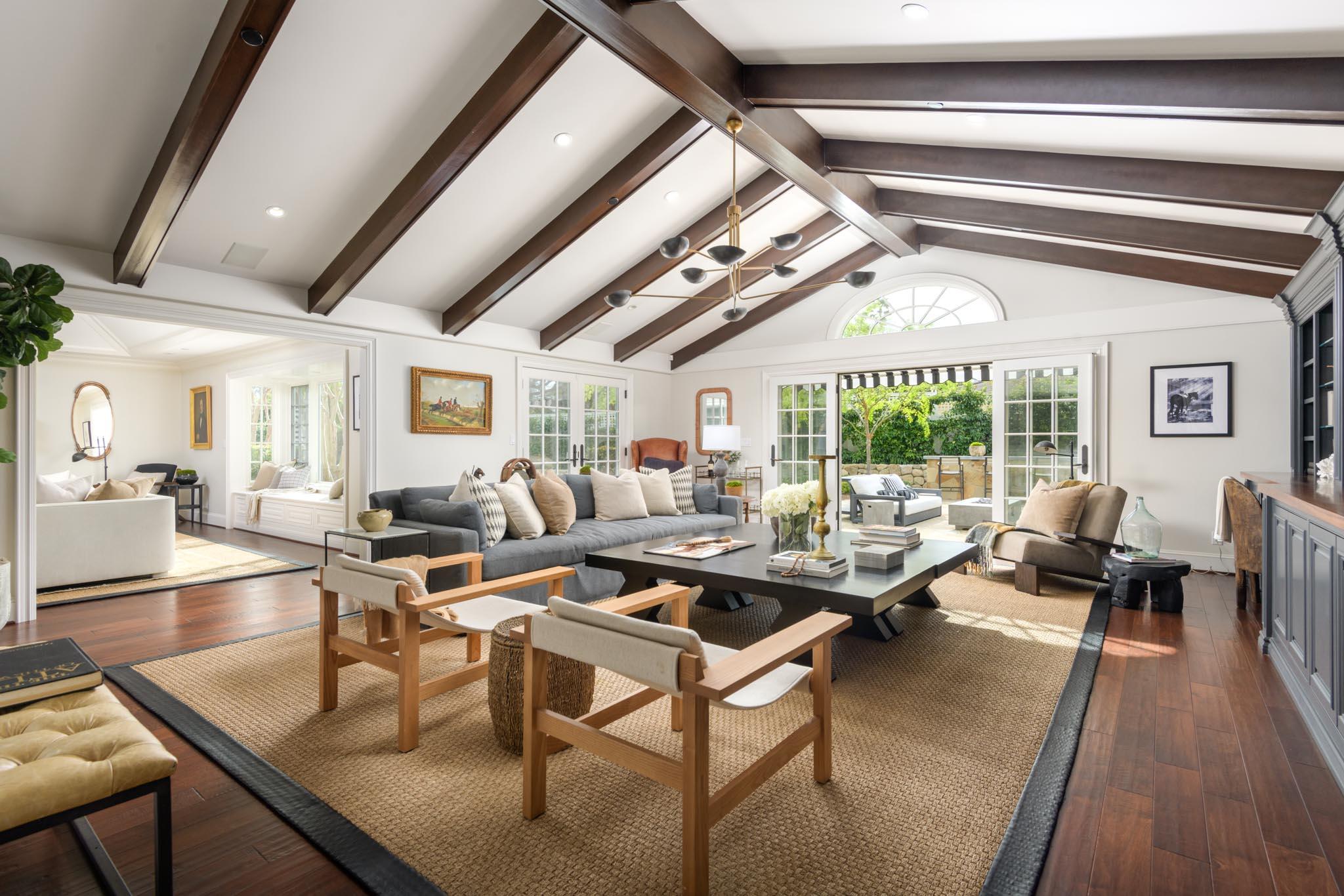 Montecito, California 93108, United States, 4 Bedrooms Bedrooms, ,5 BathroomsBathrooms,Residential,Active,238874