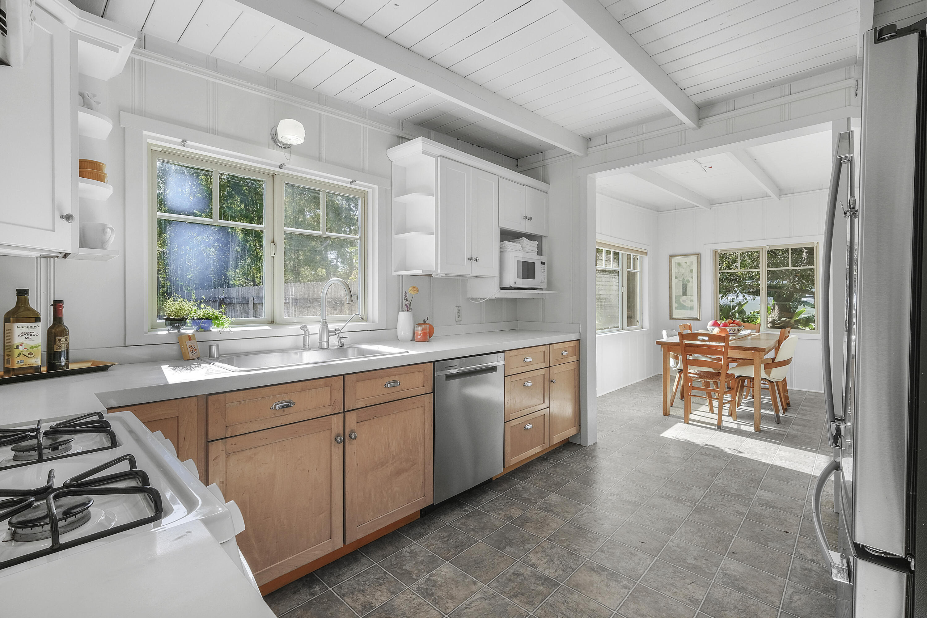 880 Veronica Springs Road