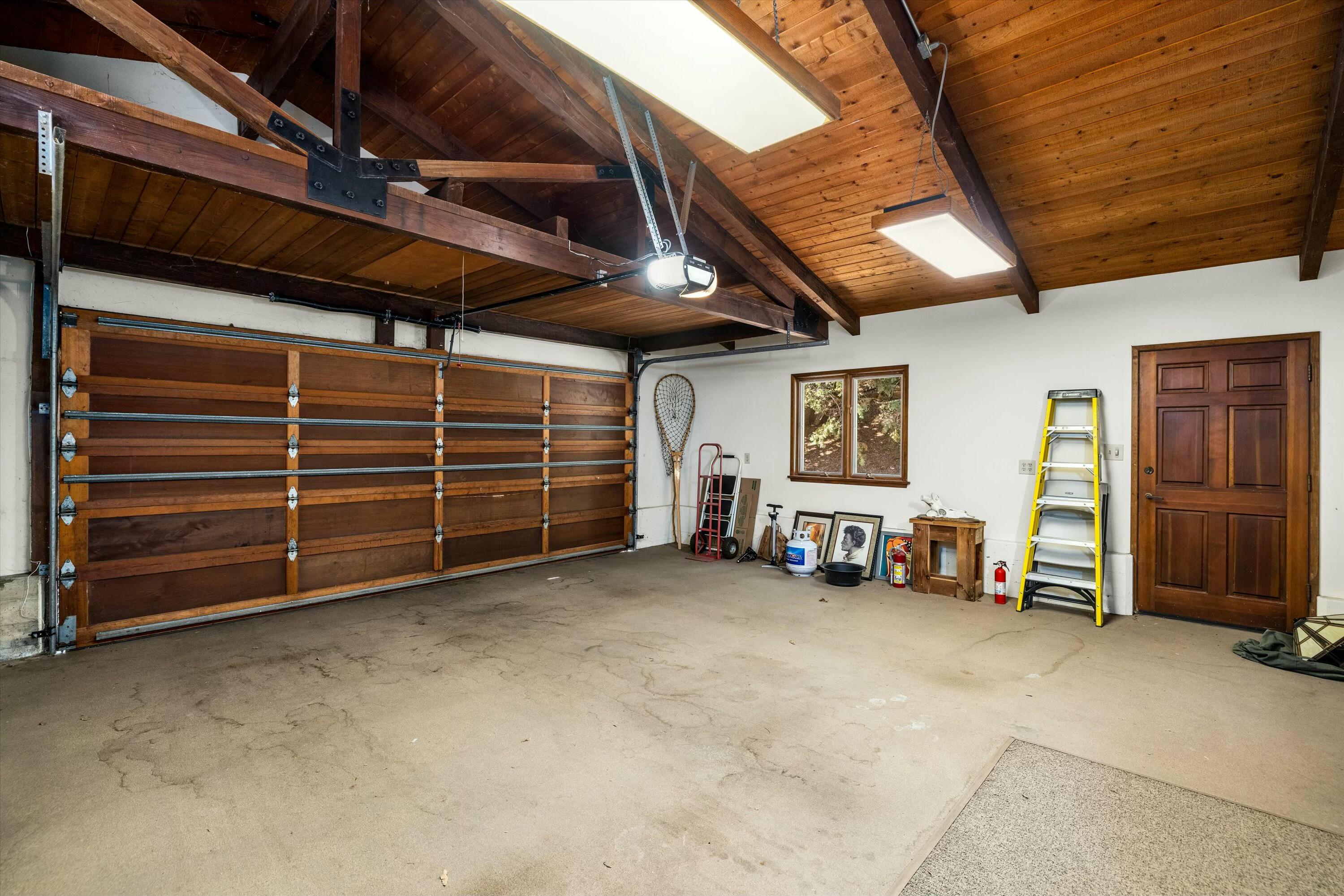 Santa Barbara, California 93111, United States, 3 Bedrooms Bedrooms, ,2 BathroomsBathrooms,Residential,Active,91460