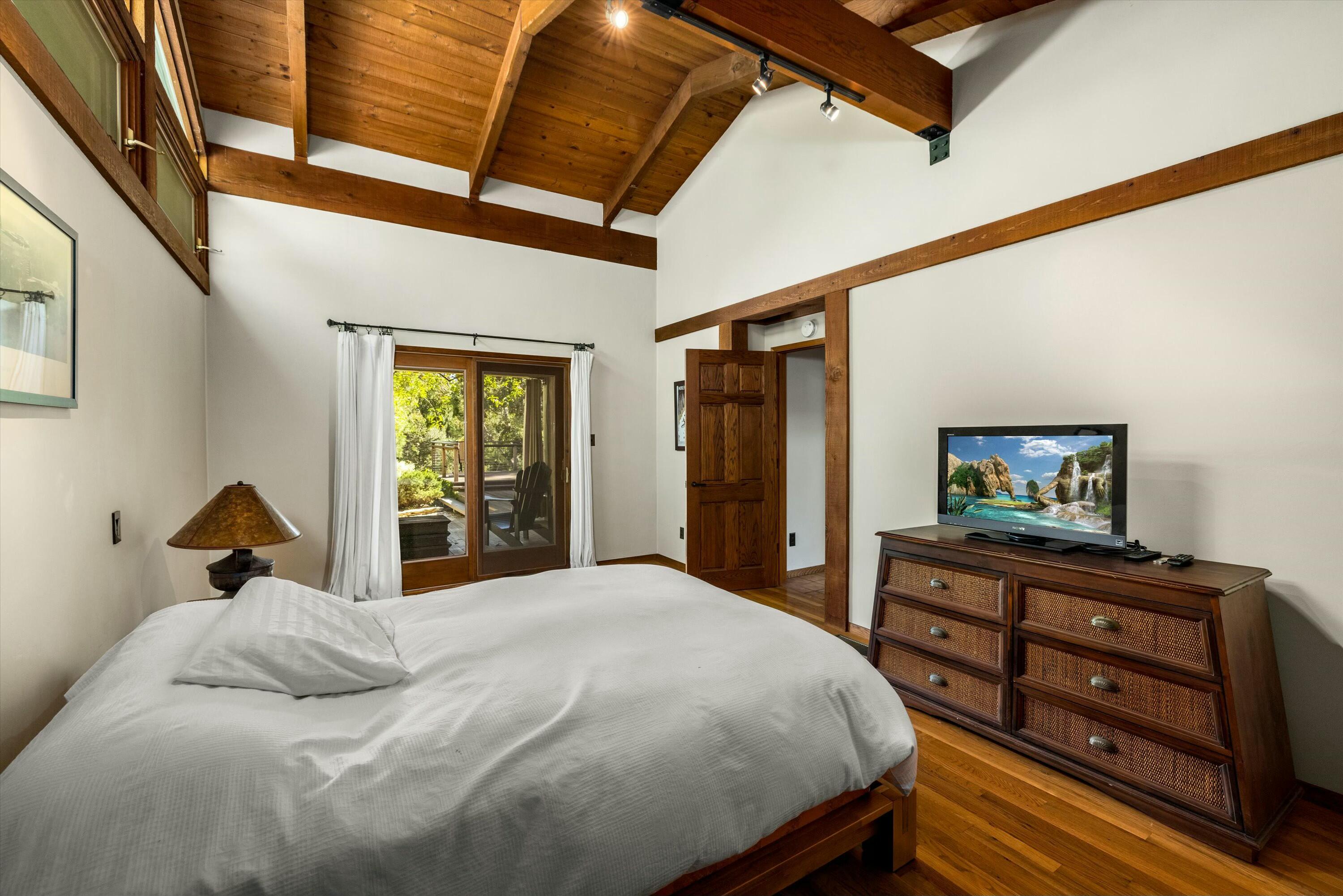 Santa Barbara, California 93111, United States, 3 Bedrooms Bedrooms, ,2 BathroomsBathrooms,Residential,Active,91460