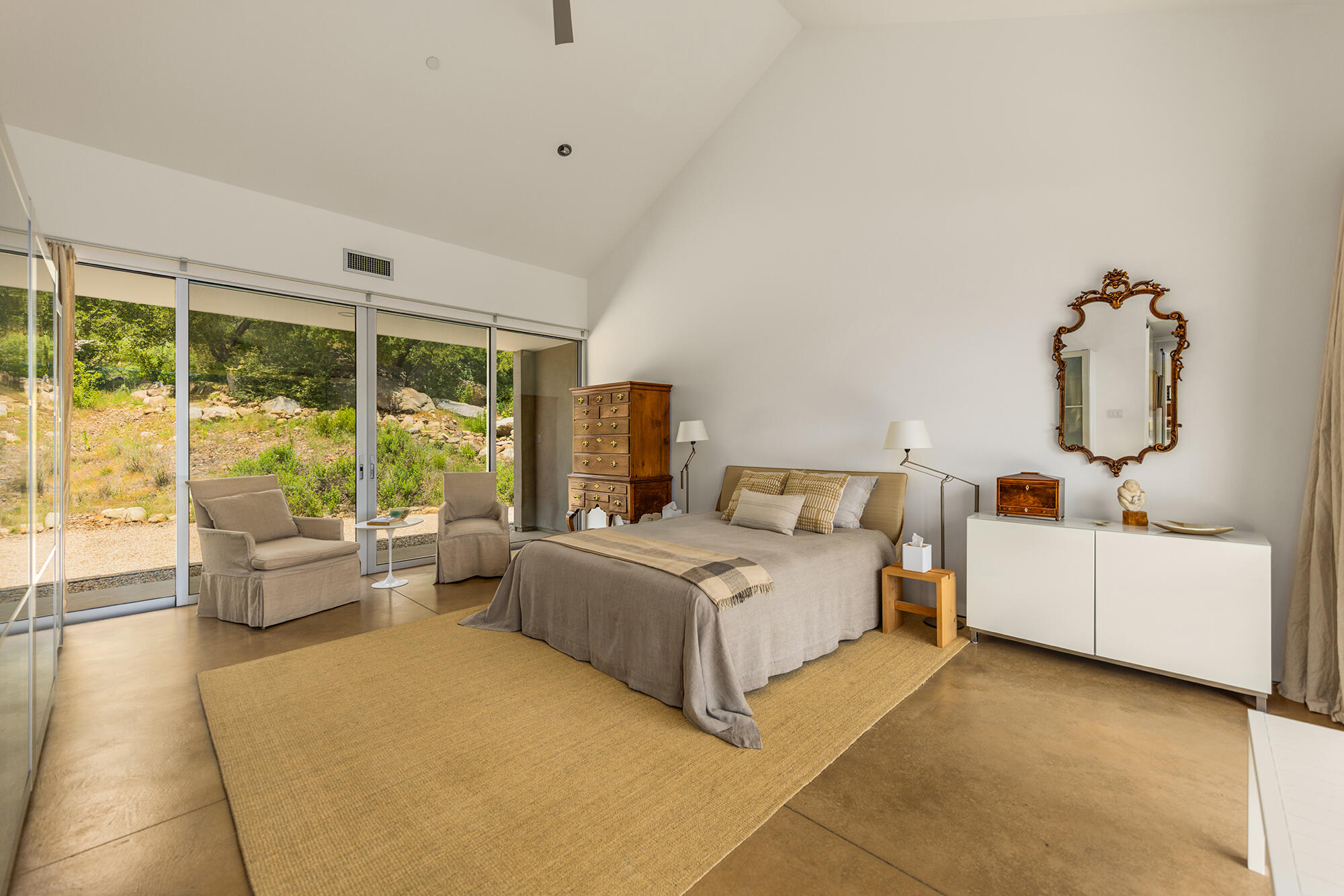 Ojai, California 93023, United States, 4 Bedrooms Bedrooms, ,3 BathroomsBathrooms,Residential,Active,232112