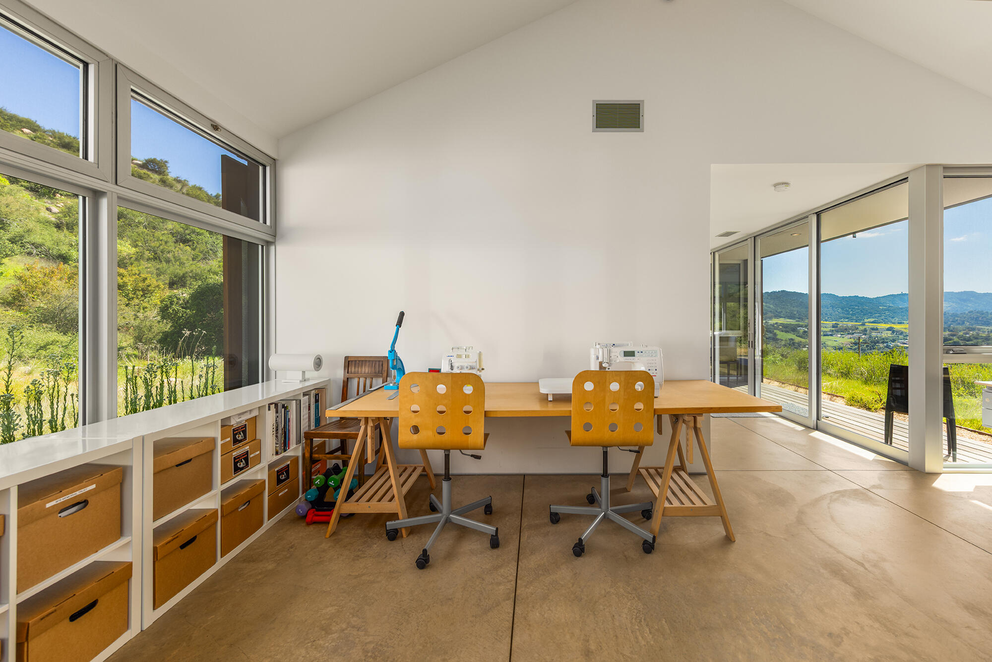 Ojai, California 93023, United States, 4 Bedrooms Bedrooms, ,3 BathroomsBathrooms,Residential,Active,232112