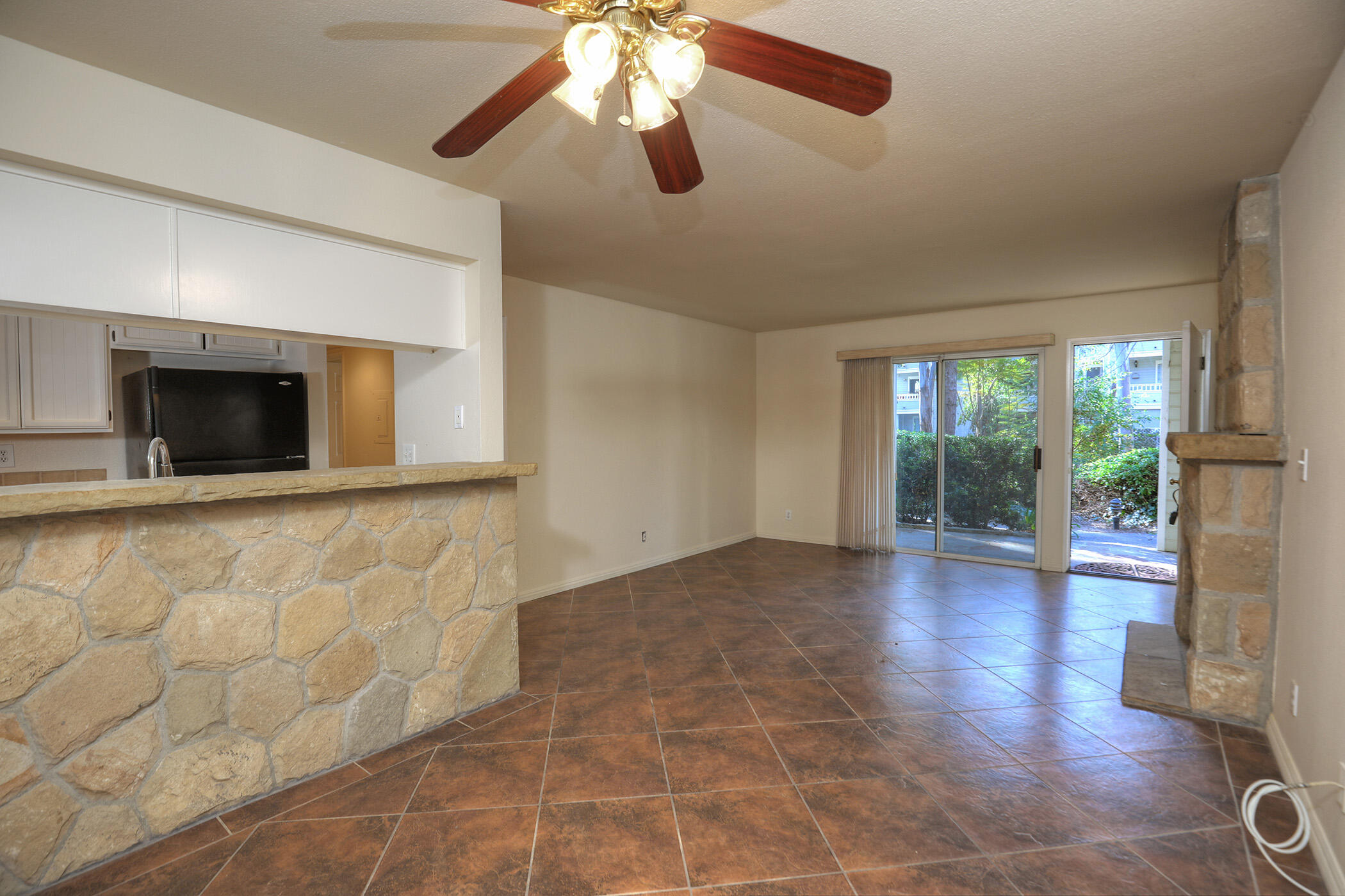 Santa Barbara, California 93117, United States, 2 Bedrooms Bedrooms, ,2 BathroomsBathrooms,Residential,Active,10120