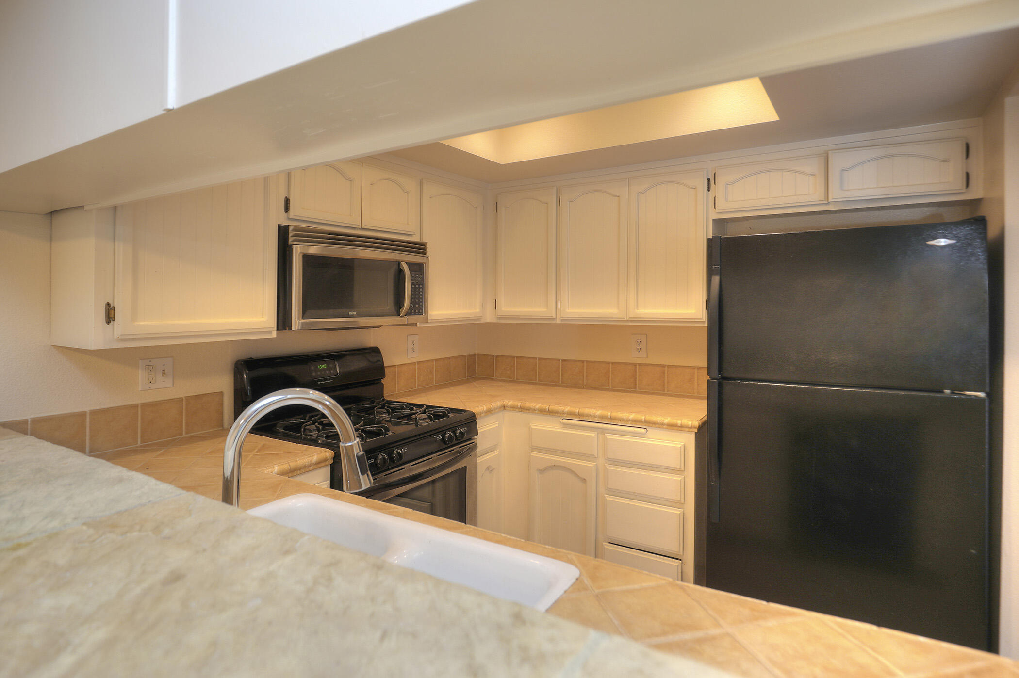 Santa Barbara, California 93117, United States, 2 Bedrooms Bedrooms, ,2 BathroomsBathrooms,Residential,Active,10120