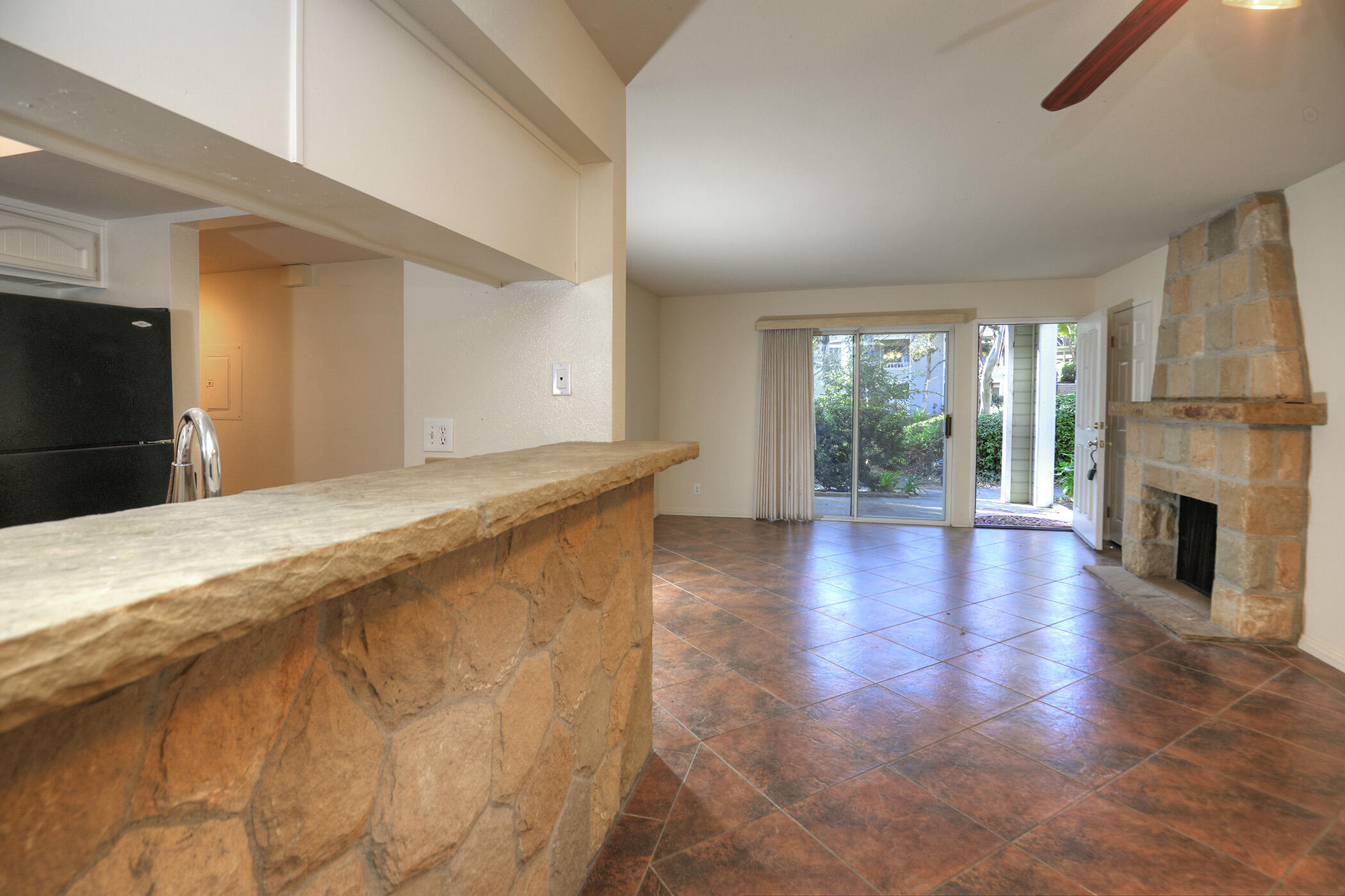 Santa Barbara, California 93117, United States, 2 Bedrooms Bedrooms, ,2 BathroomsBathrooms,Residential,Active,10120