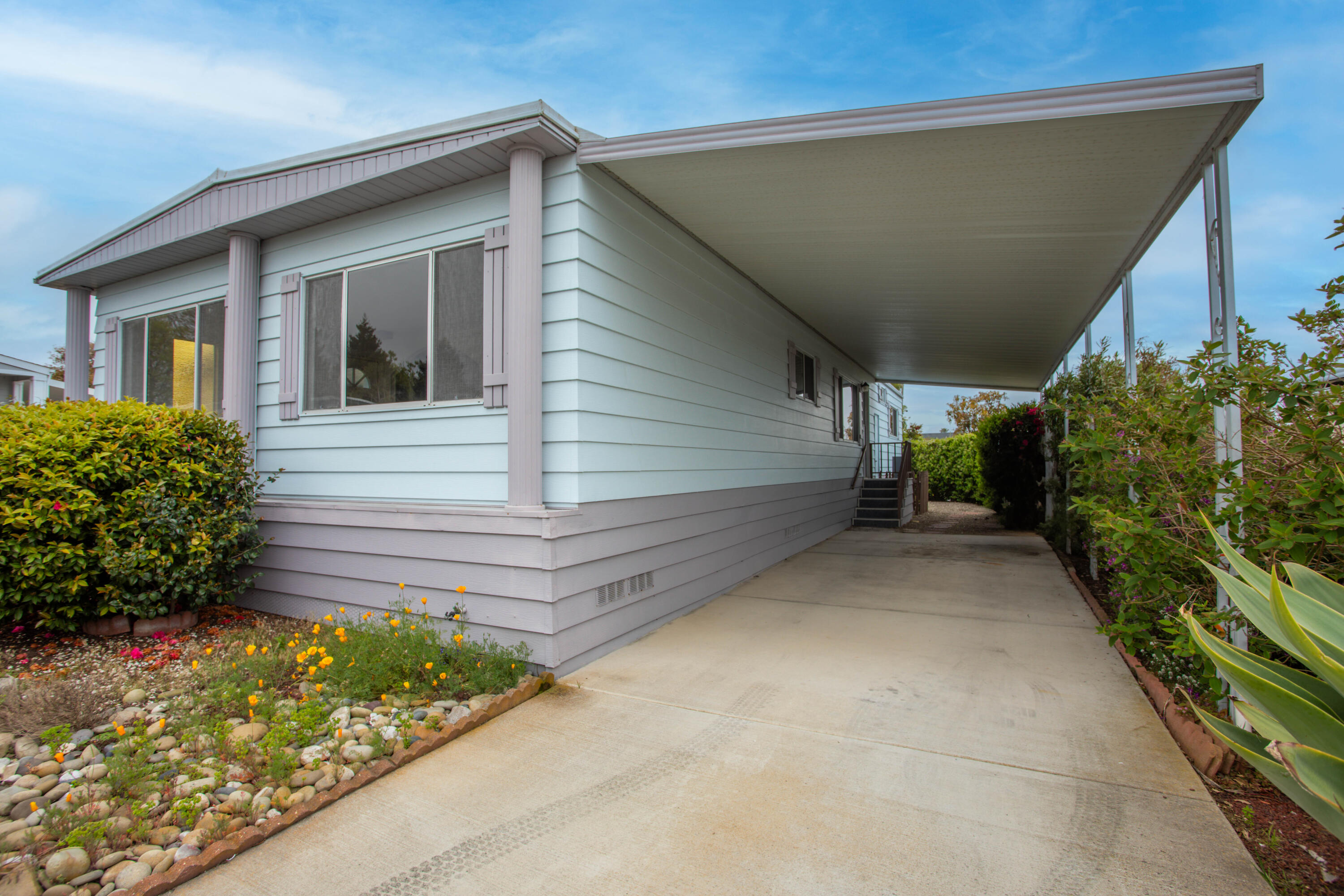 Carpinteria, California 93013, United States, 2 Bedrooms Bedrooms, ,2 BathroomsBathrooms,Residential,Active,123348