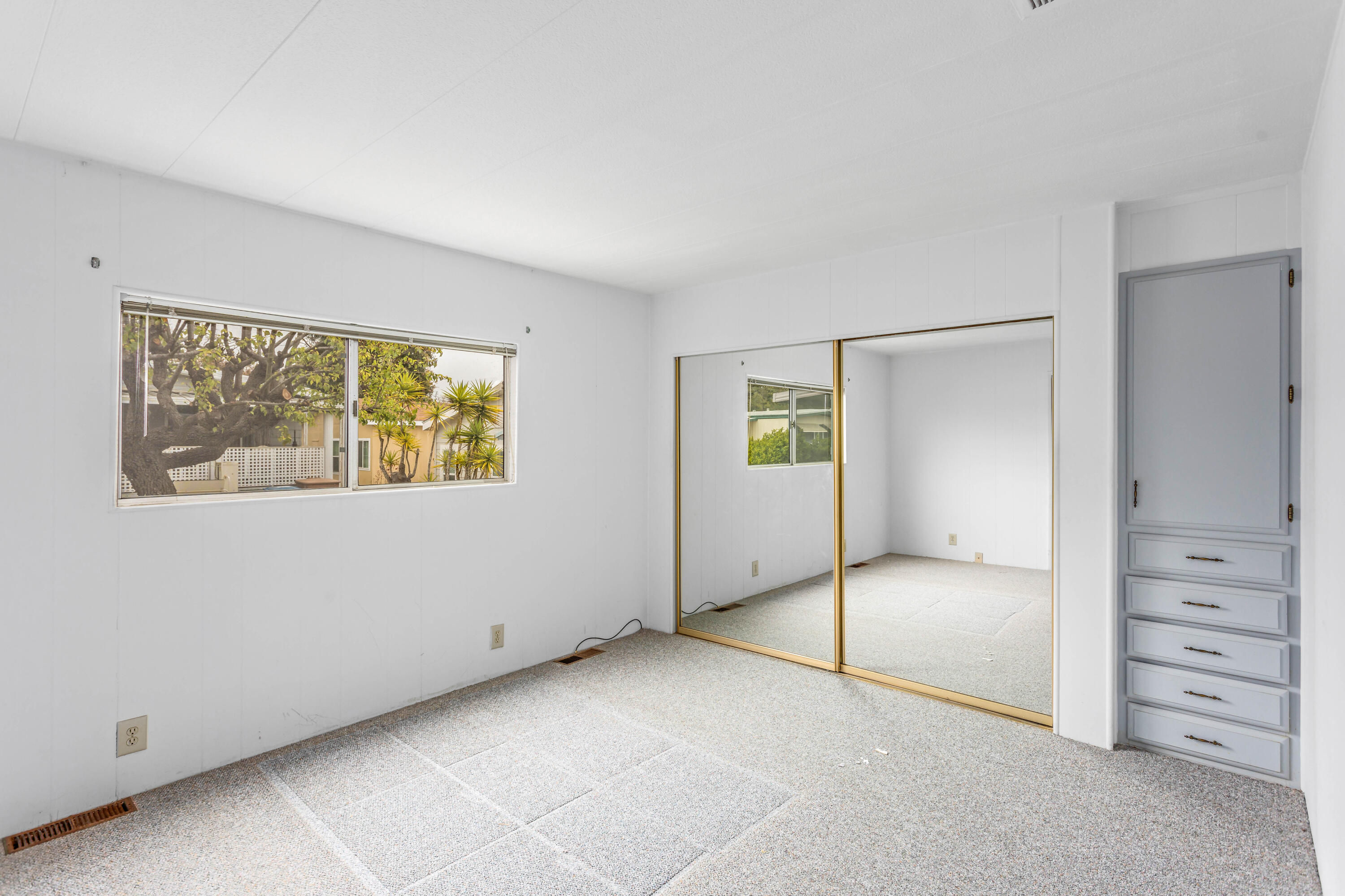 Carpinteria, California 93013, United States, 2 Bedrooms Bedrooms, ,2 BathroomsBathrooms,Residential,Active,123348