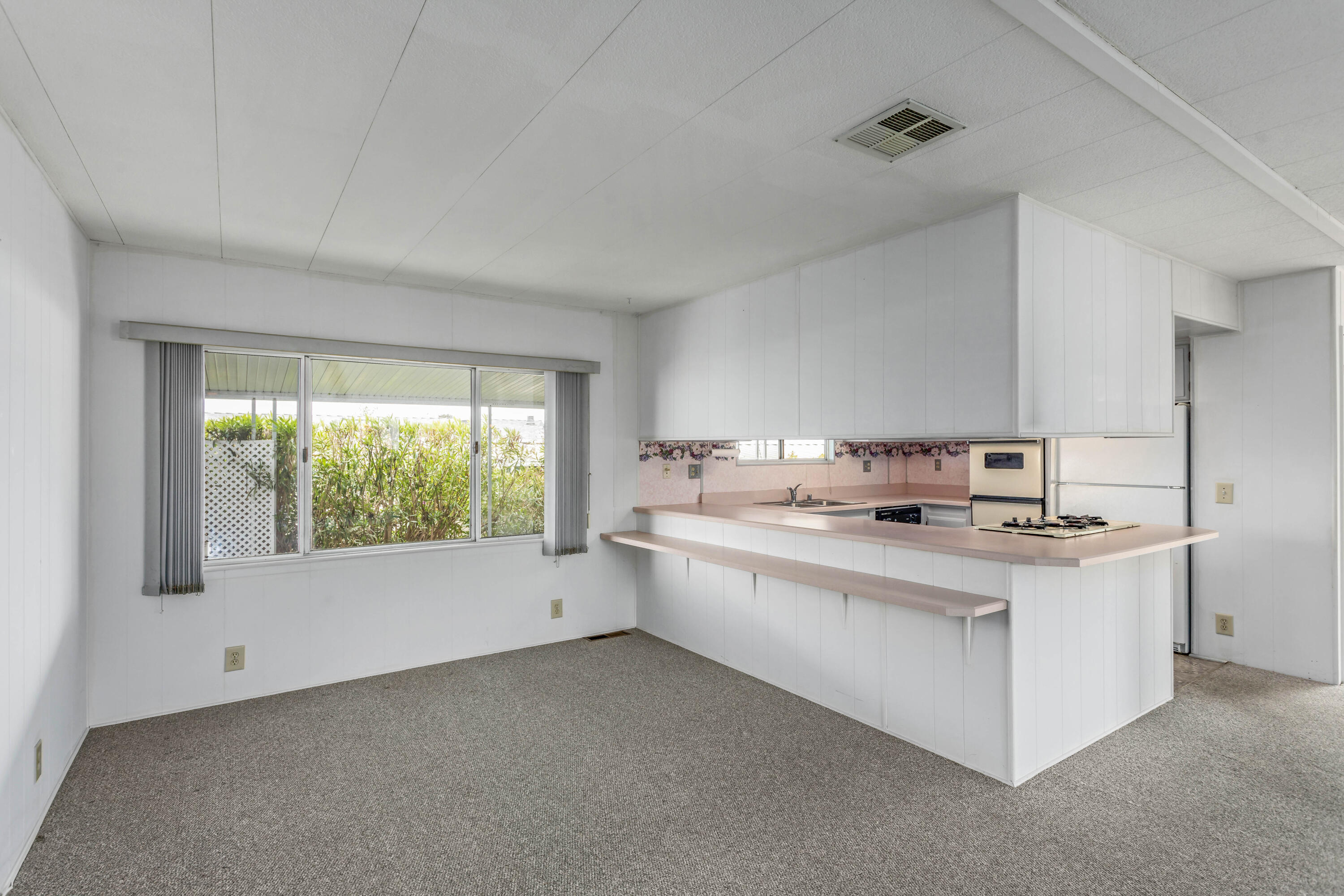 Carpinteria, California 93013, United States, 2 Bedrooms Bedrooms, ,2 BathroomsBathrooms,Residential,Active,123348