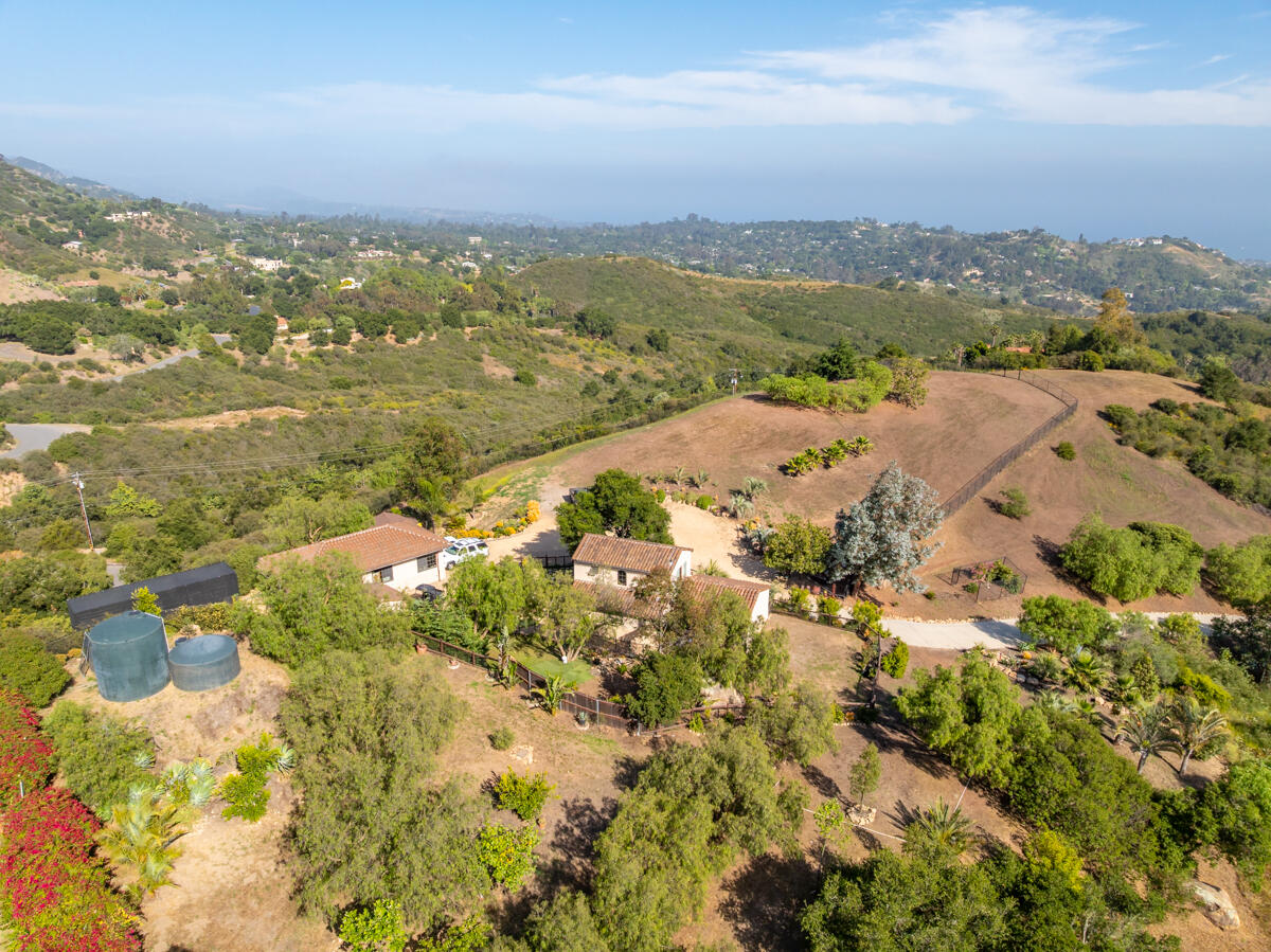 965 W Mountain Drive