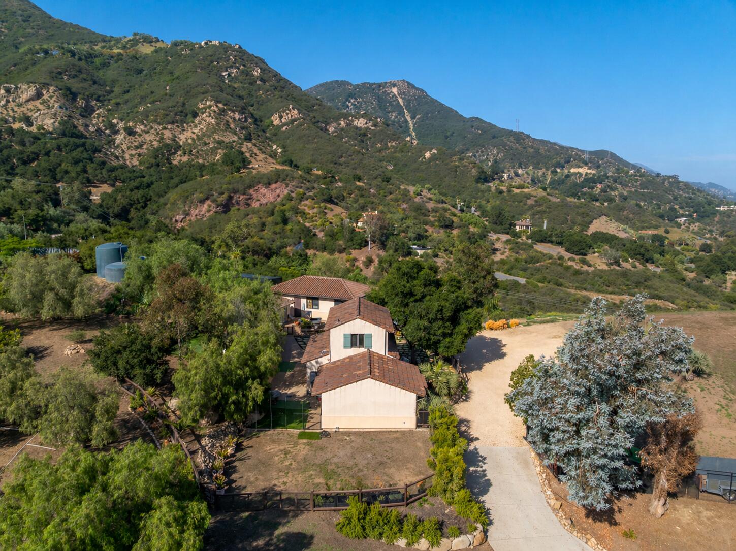 965 W Mountain Drive