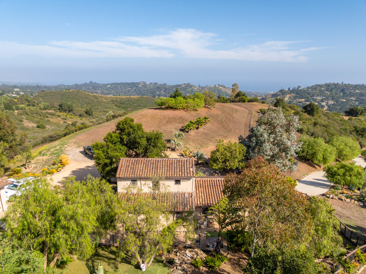 965 W Mountain Drive