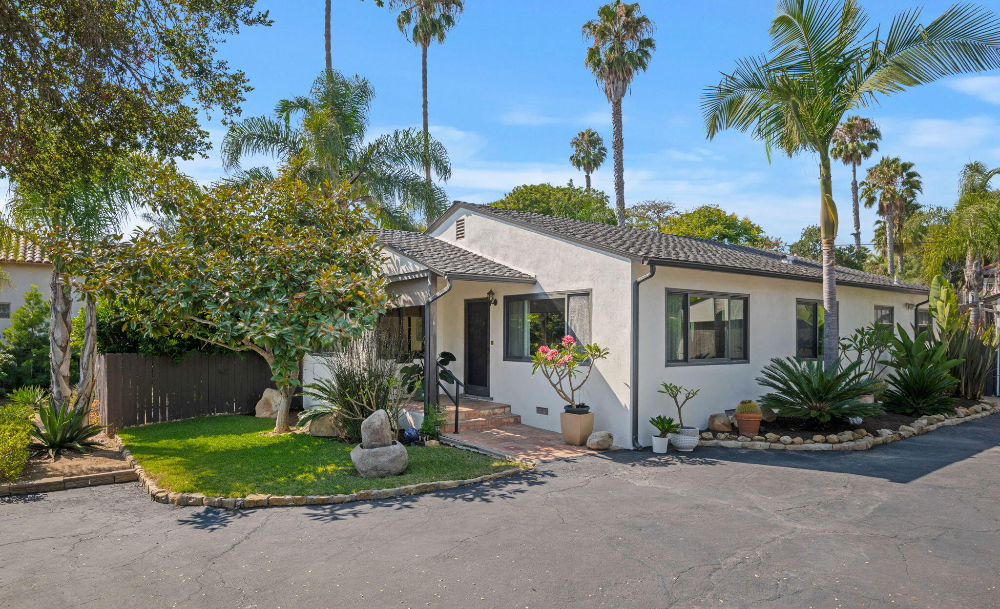 Santa Barbara, California 93111, United States, 3 Bedrooms Bedrooms, ,2 BathroomsBathrooms,Residential,Active,200982