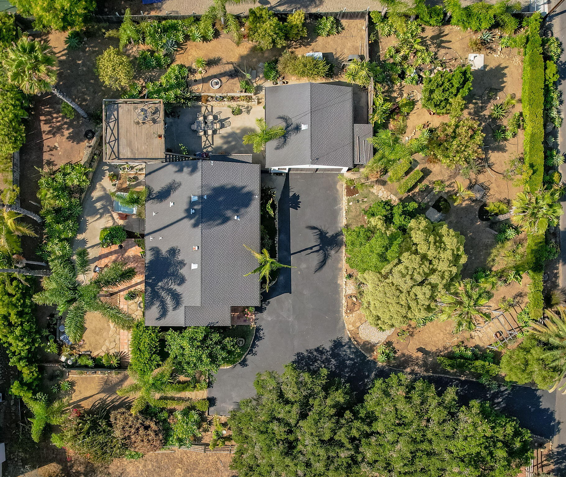 Santa Barbara, California 93111, United States, 3 Bedrooms Bedrooms, ,2 BathroomsBathrooms,Residential,Active,200982