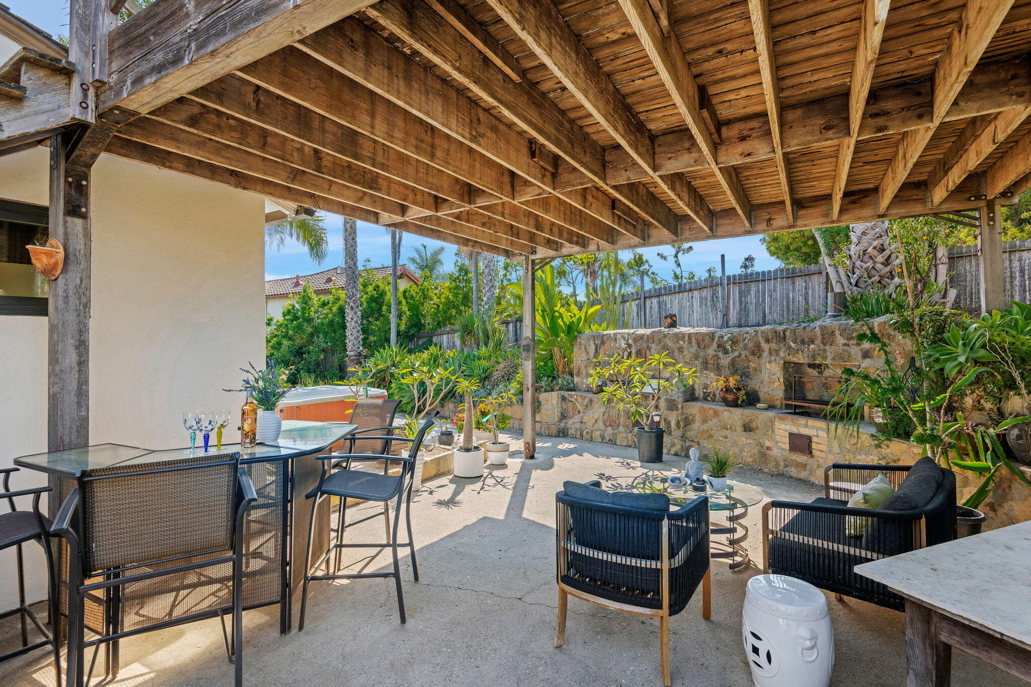 Santa Barbara, California 93111, United States, 3 Bedrooms Bedrooms, ,2 BathroomsBathrooms,Residential,Active,200982