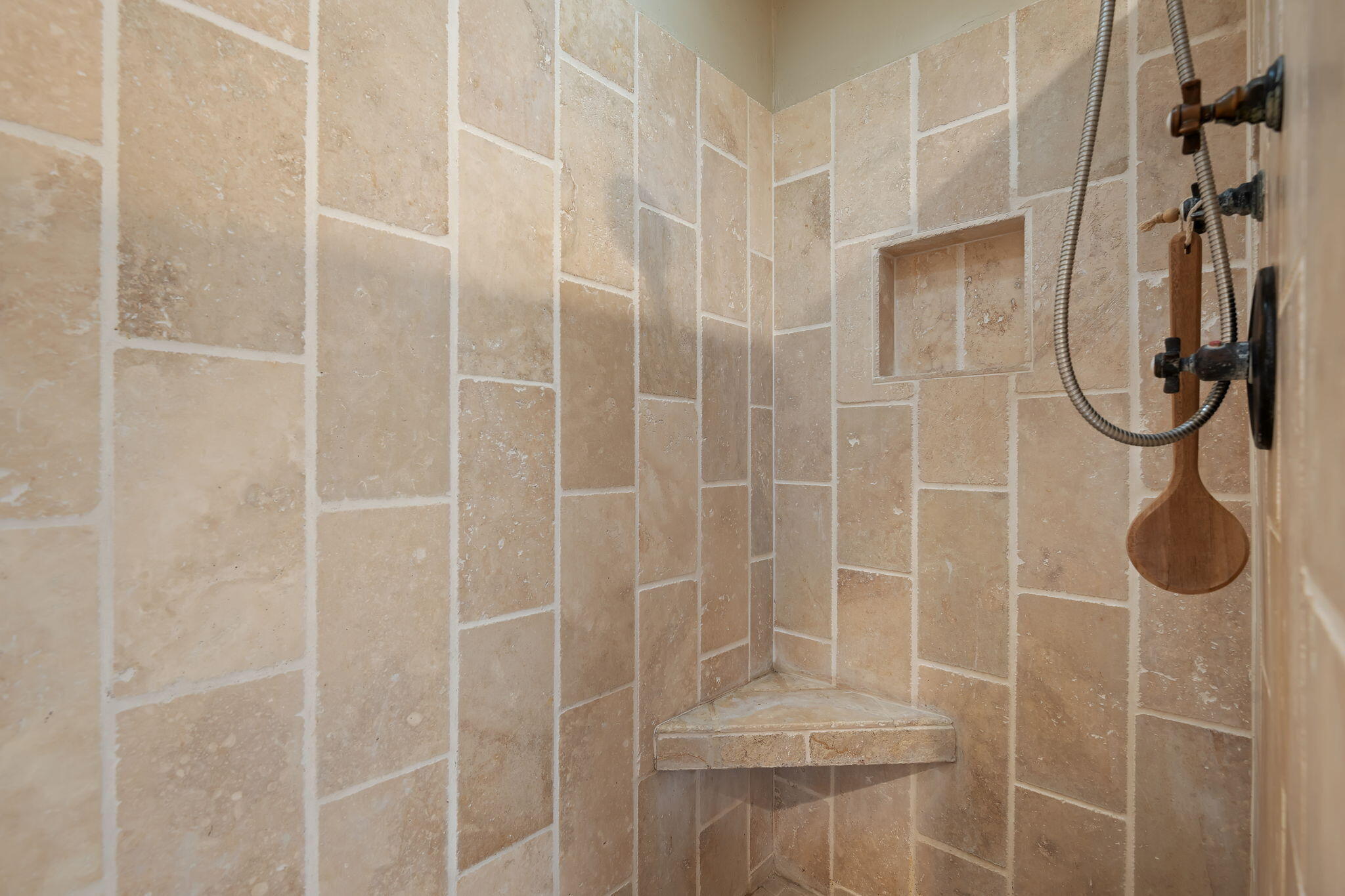 Santa Barbara, California 93111, United States, 3 Bedrooms Bedrooms, ,2 BathroomsBathrooms,Residential,Active,200982