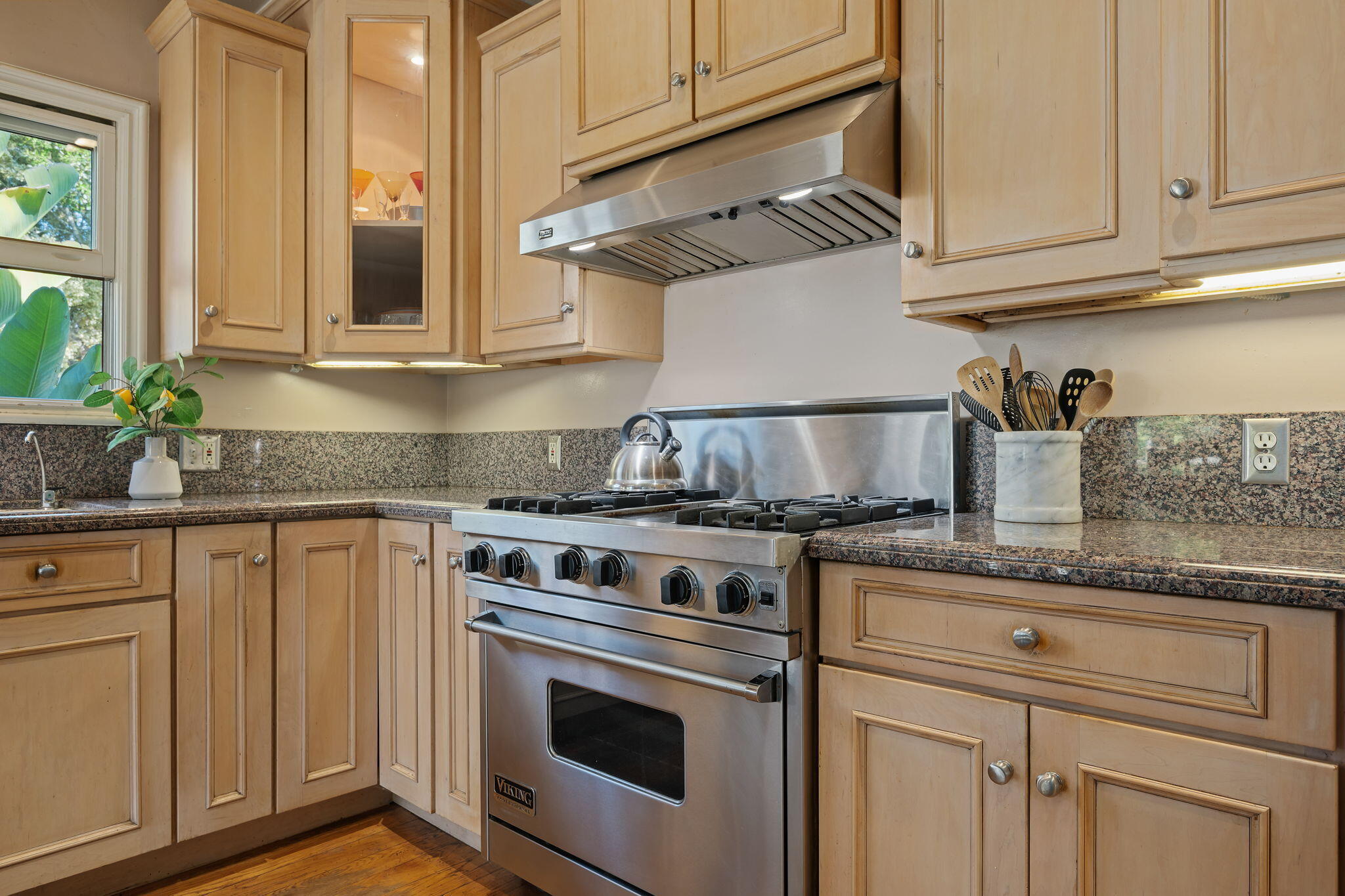 Santa Barbara, California 93111, United States, 3 Bedrooms Bedrooms, ,2 BathroomsBathrooms,Residential,Active,200982