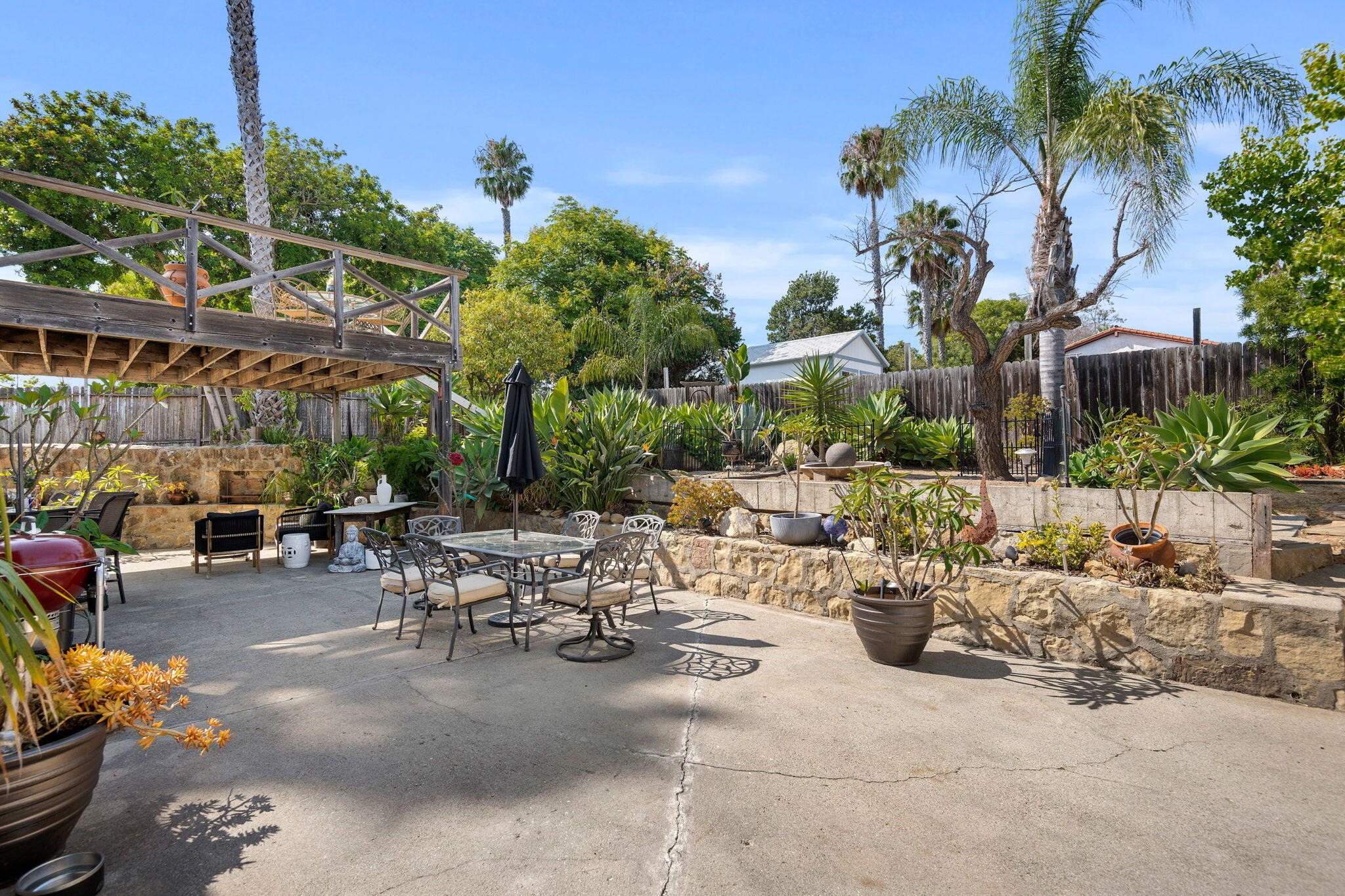 Santa Barbara, California 93111, United States, 3 Bedrooms Bedrooms, ,2 BathroomsBathrooms,Residential,Active,200982