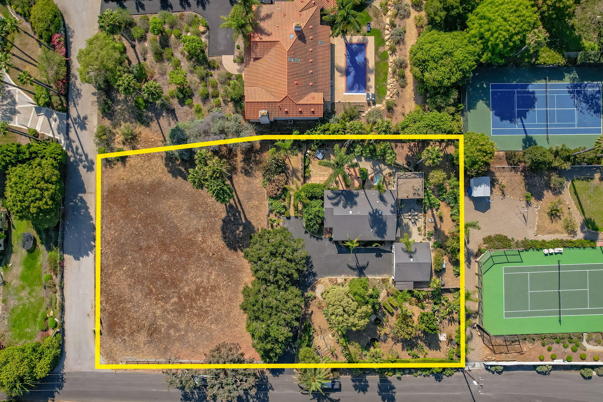 Santa Barbara, California 93111, United States, 3 Bedrooms Bedrooms, ,2 BathroomsBathrooms,Residential,Active,200982