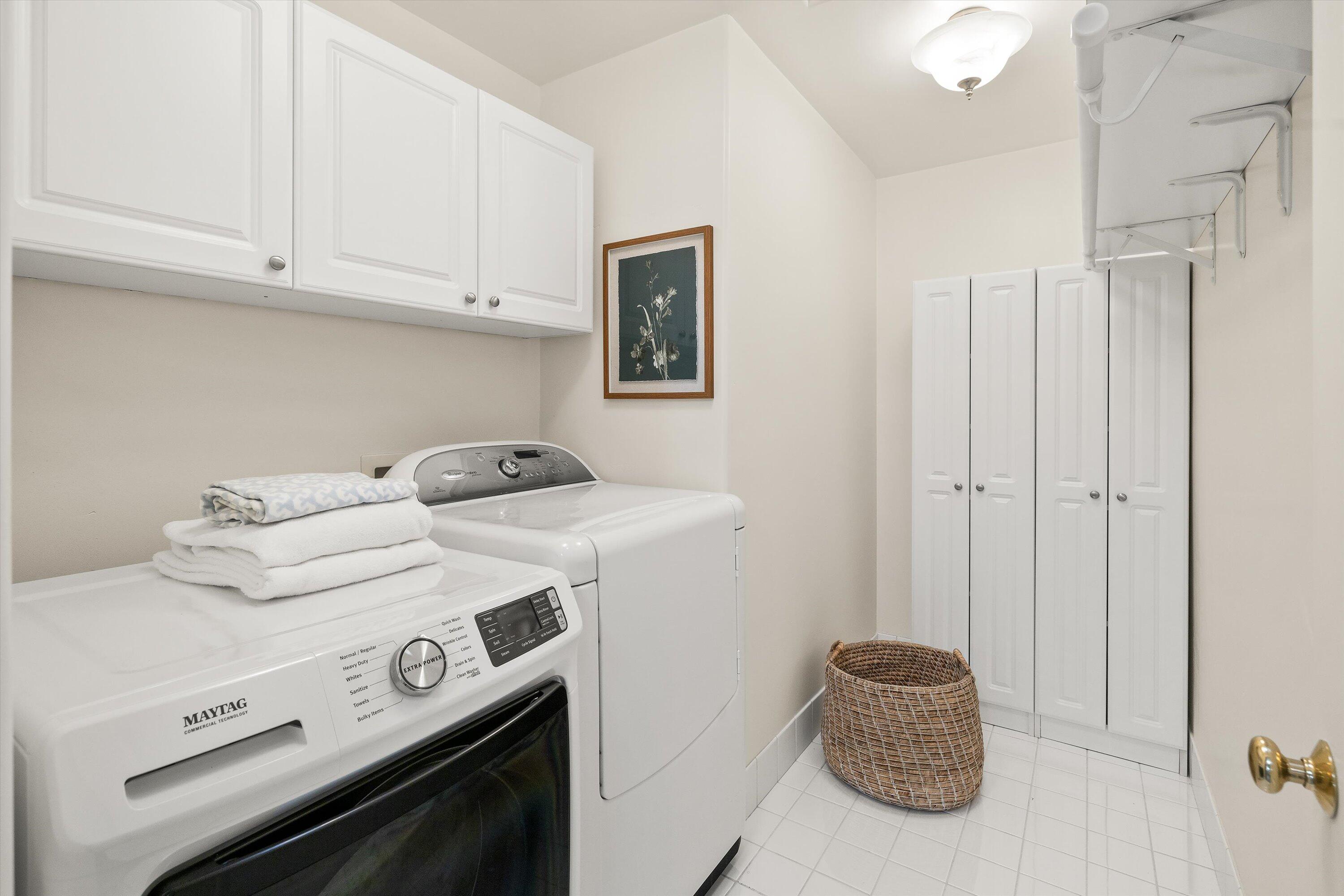 Santa Barbara, California 93110, United States, 4 Bedrooms Bedrooms, ,3 BathroomsBathrooms,Residential,Pending,11588