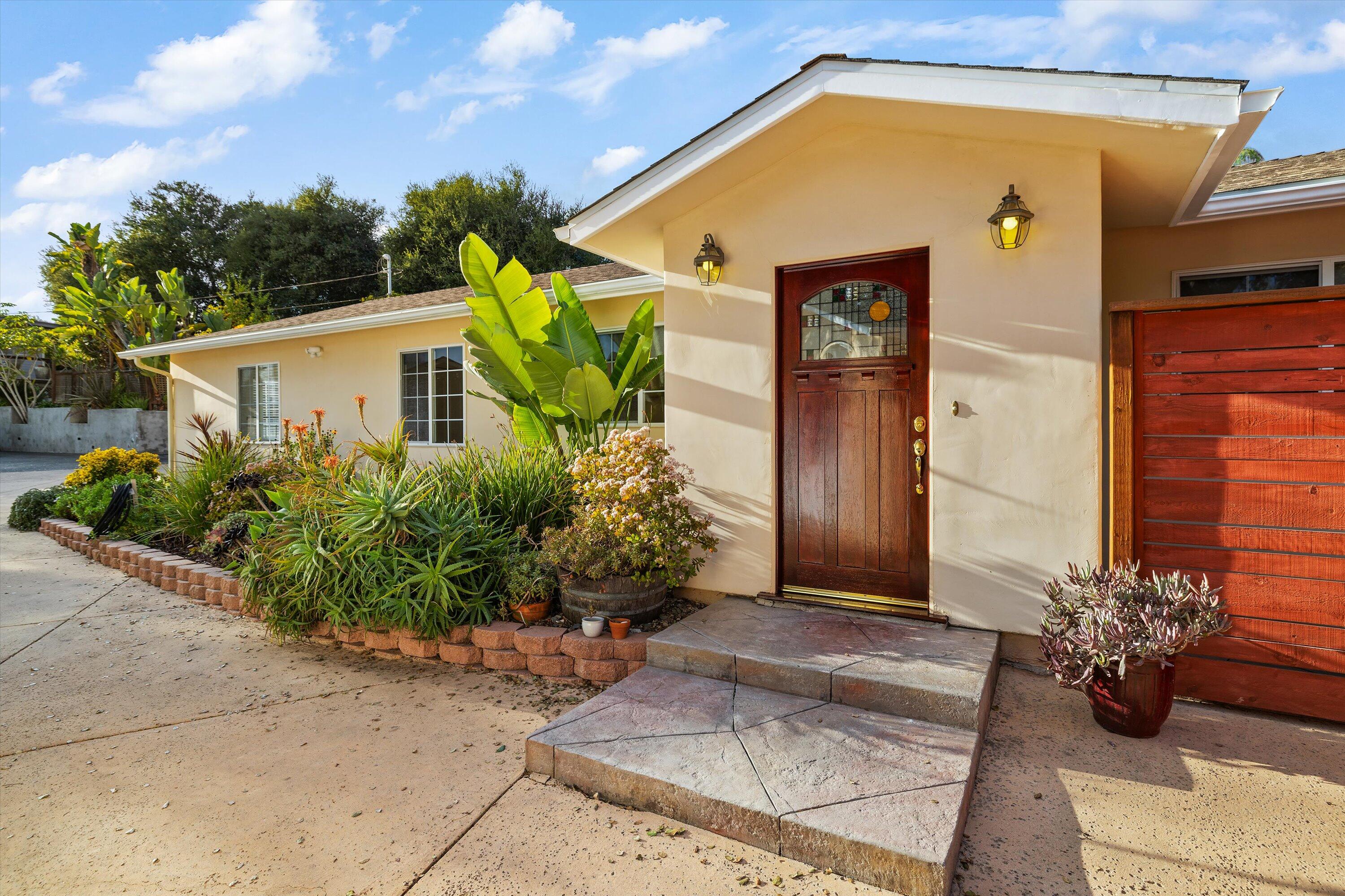 Santa Barbara, California 93110, United States, 4 Bedrooms Bedrooms, ,3 BathroomsBathrooms,Residential,Pending,11588