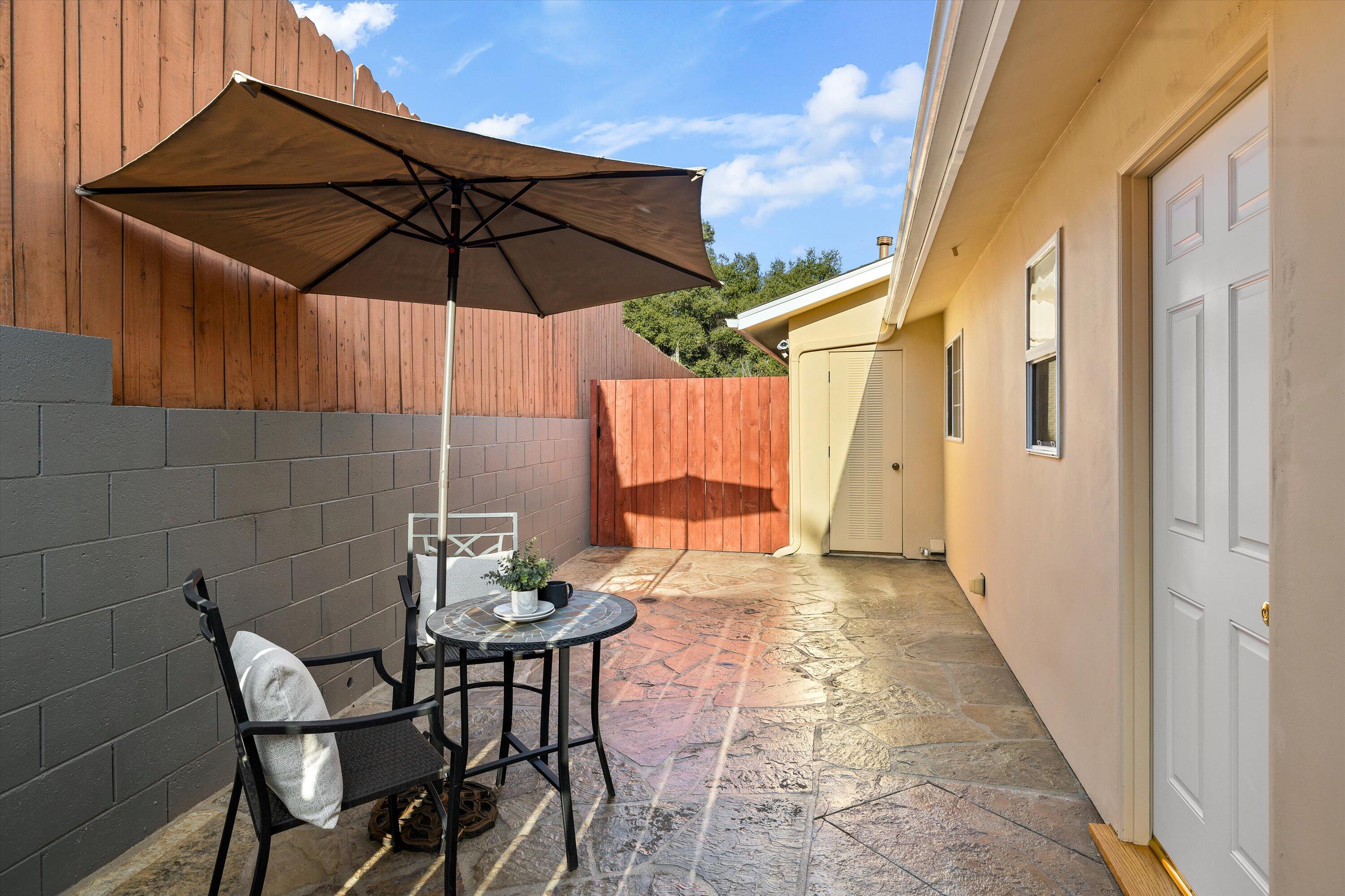 Santa Barbara, California 93110, United States, 4 Bedrooms Bedrooms, ,3 BathroomsBathrooms,Residential,Pending,11588