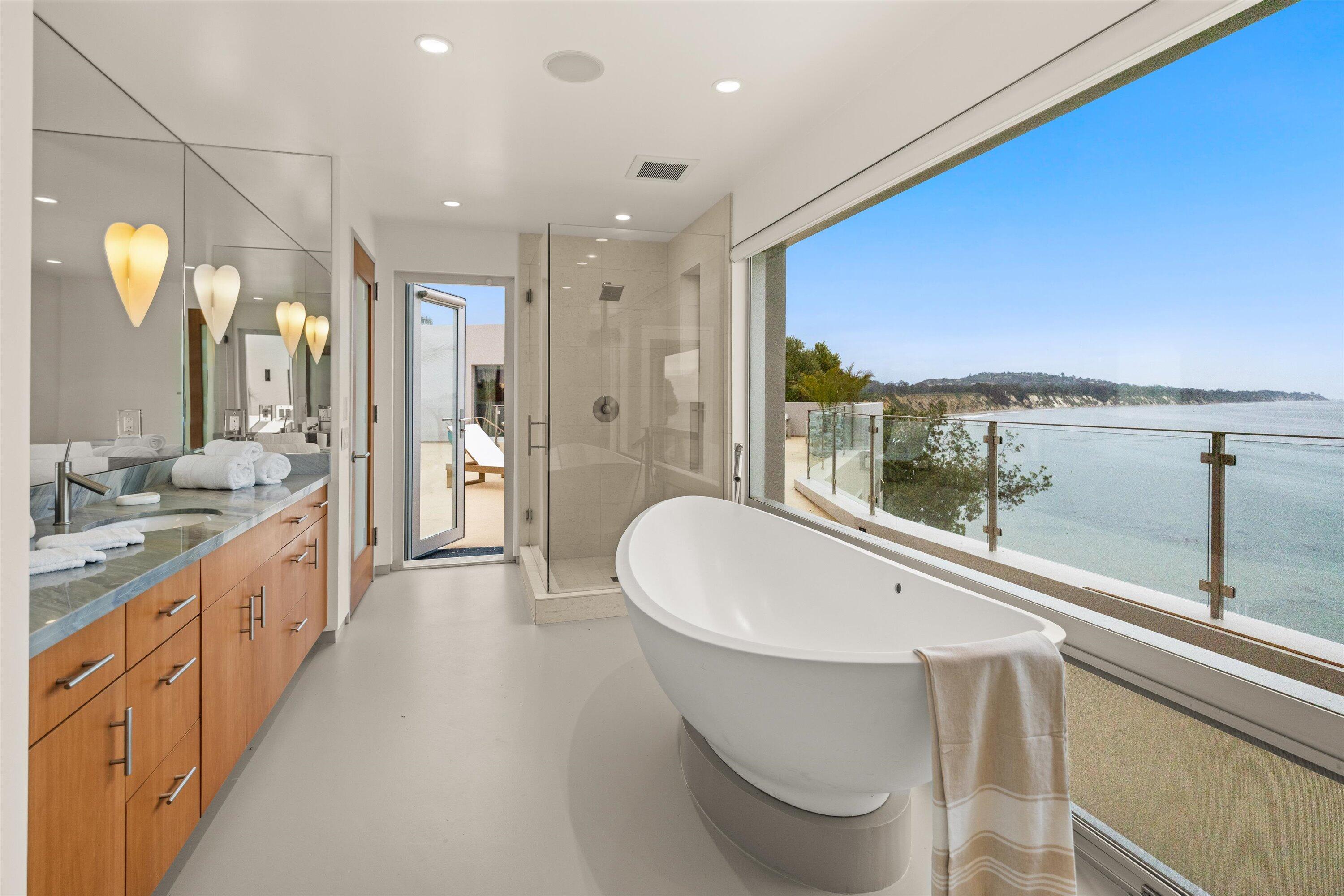 Santa Barbara, California 93111, United States, 5 Bedrooms Bedrooms, ,5 BathroomsBathrooms,Residential,Active,201330