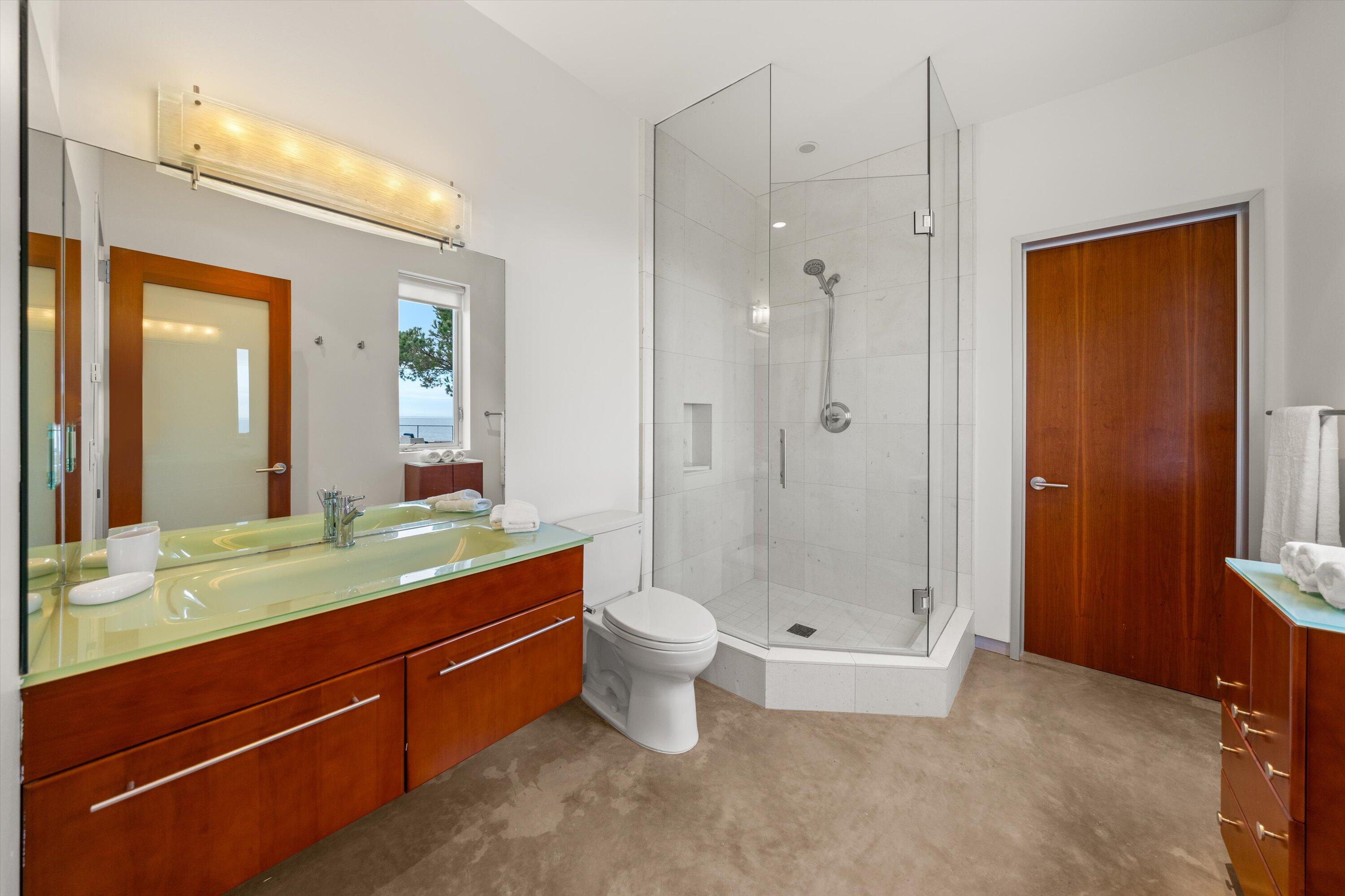 Santa Barbara, California 93111, United States, 5 Bedrooms Bedrooms, ,5 BathroomsBathrooms,Residential,Active,201330