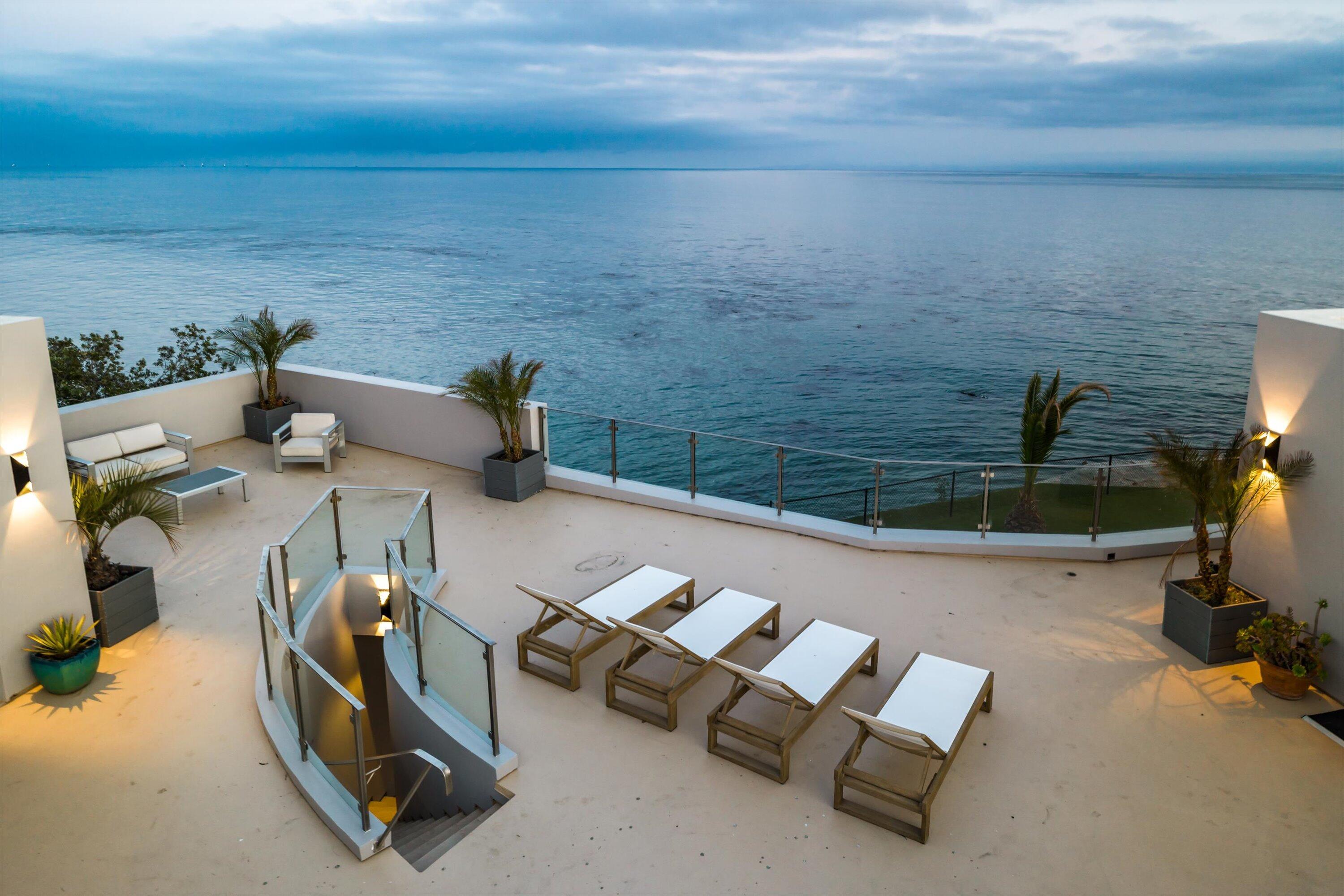 Santa Barbara, California 93111, United States, 5 Bedrooms Bedrooms, ,5 BathroomsBathrooms,Residential,Active,201330