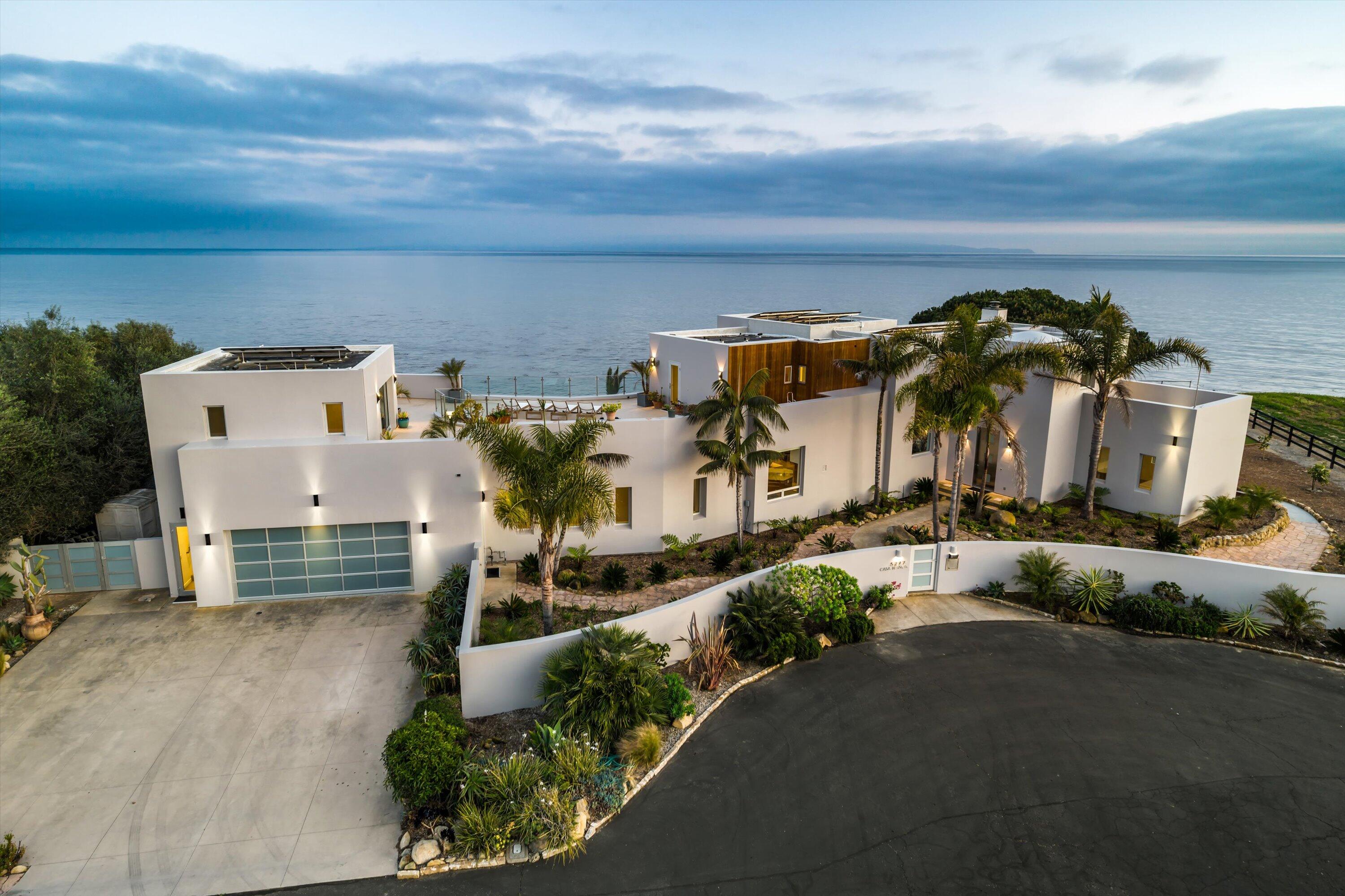 Santa Barbara, California 93111, United States, 5 Bedrooms Bedrooms, ,5 BathroomsBathrooms,Residential,Active,201330