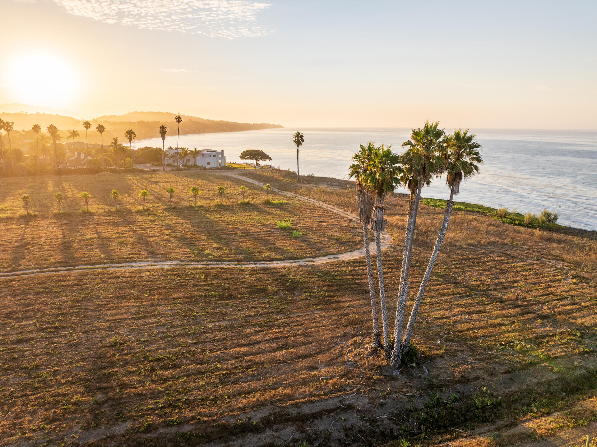 Santa Barbara, California 93111, United States, 5 Bedrooms Bedrooms, ,5 BathroomsBathrooms,Residential,Active,201330