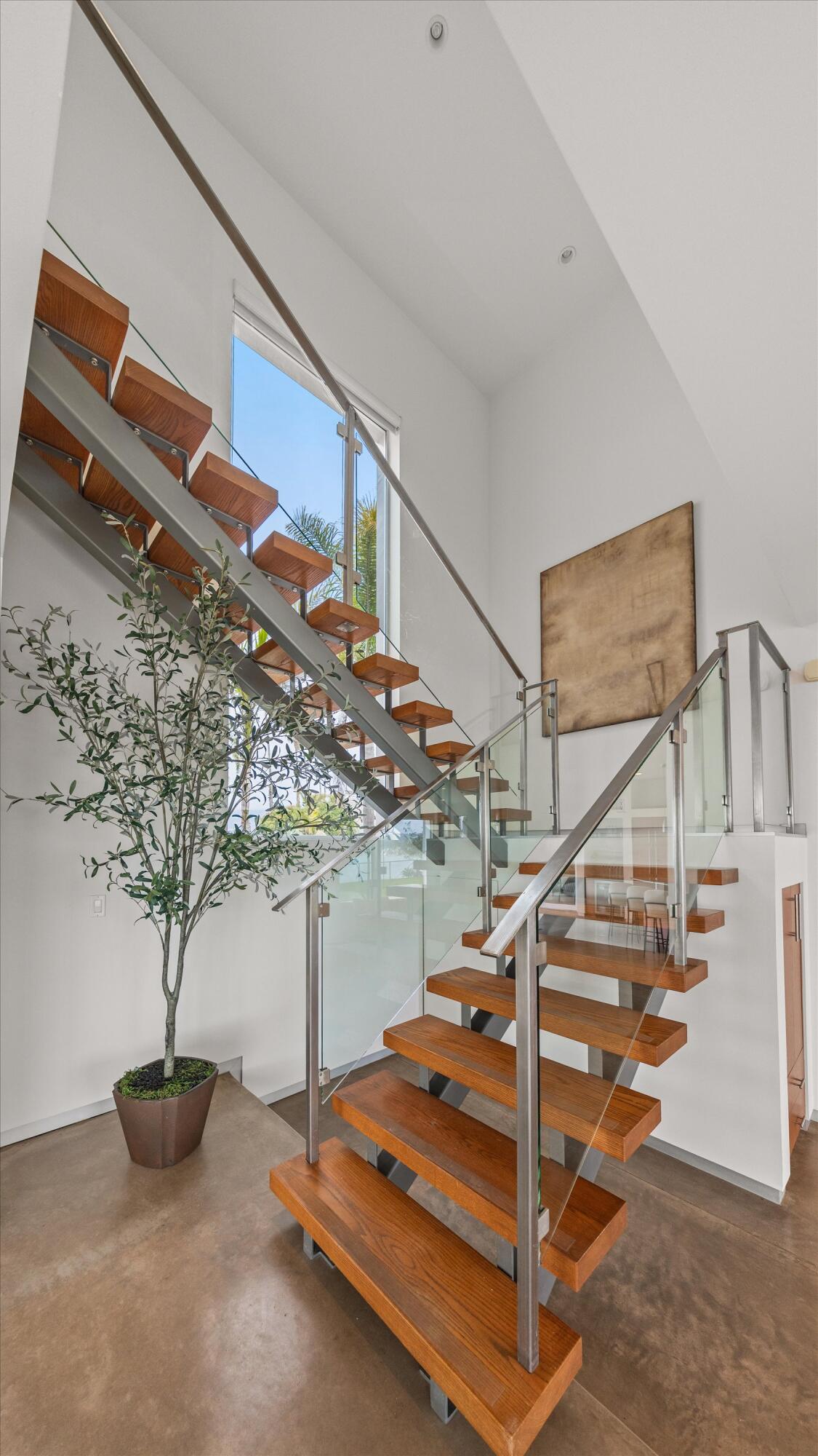 Santa Barbara, California 93111, United States, 5 Bedrooms Bedrooms, ,5 BathroomsBathrooms,Residential,Active,201330