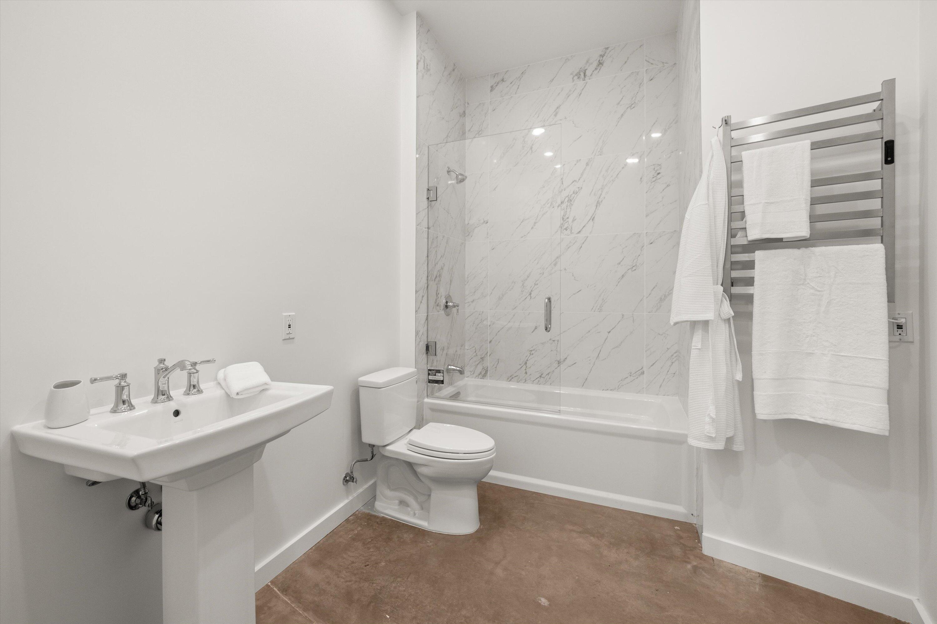 Santa Barbara, California 93111, United States, 5 Bedrooms Bedrooms, ,5 BathroomsBathrooms,Residential,Active,201330