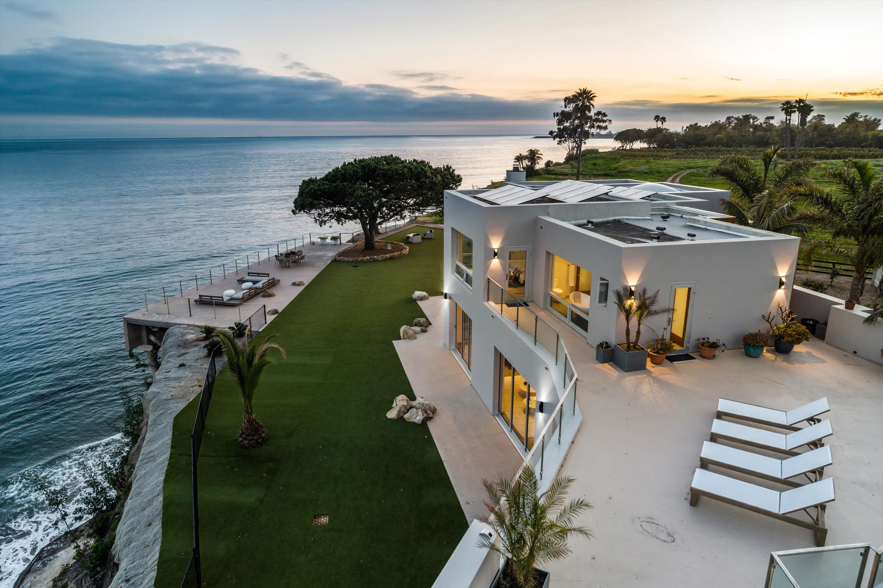 Santa Barbara, California 93111, United States, 5 Bedrooms Bedrooms, ,5 BathroomsBathrooms,Residential,Active,201330