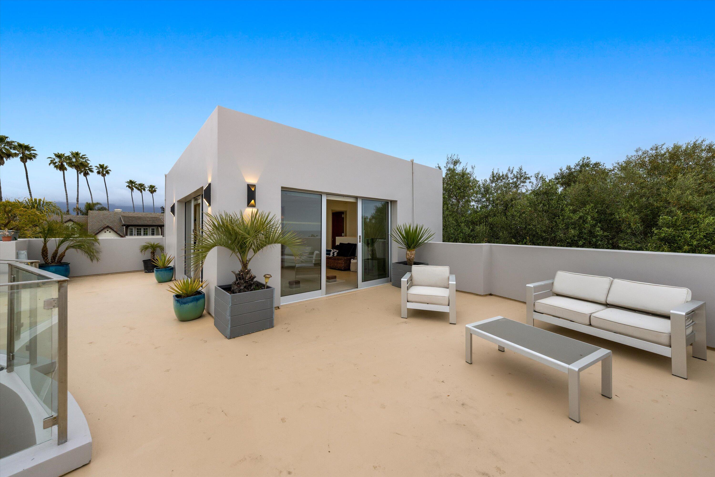 Santa Barbara, California 93111, United States, 5 Bedrooms Bedrooms, ,5 BathroomsBathrooms,Residential,Active,201330