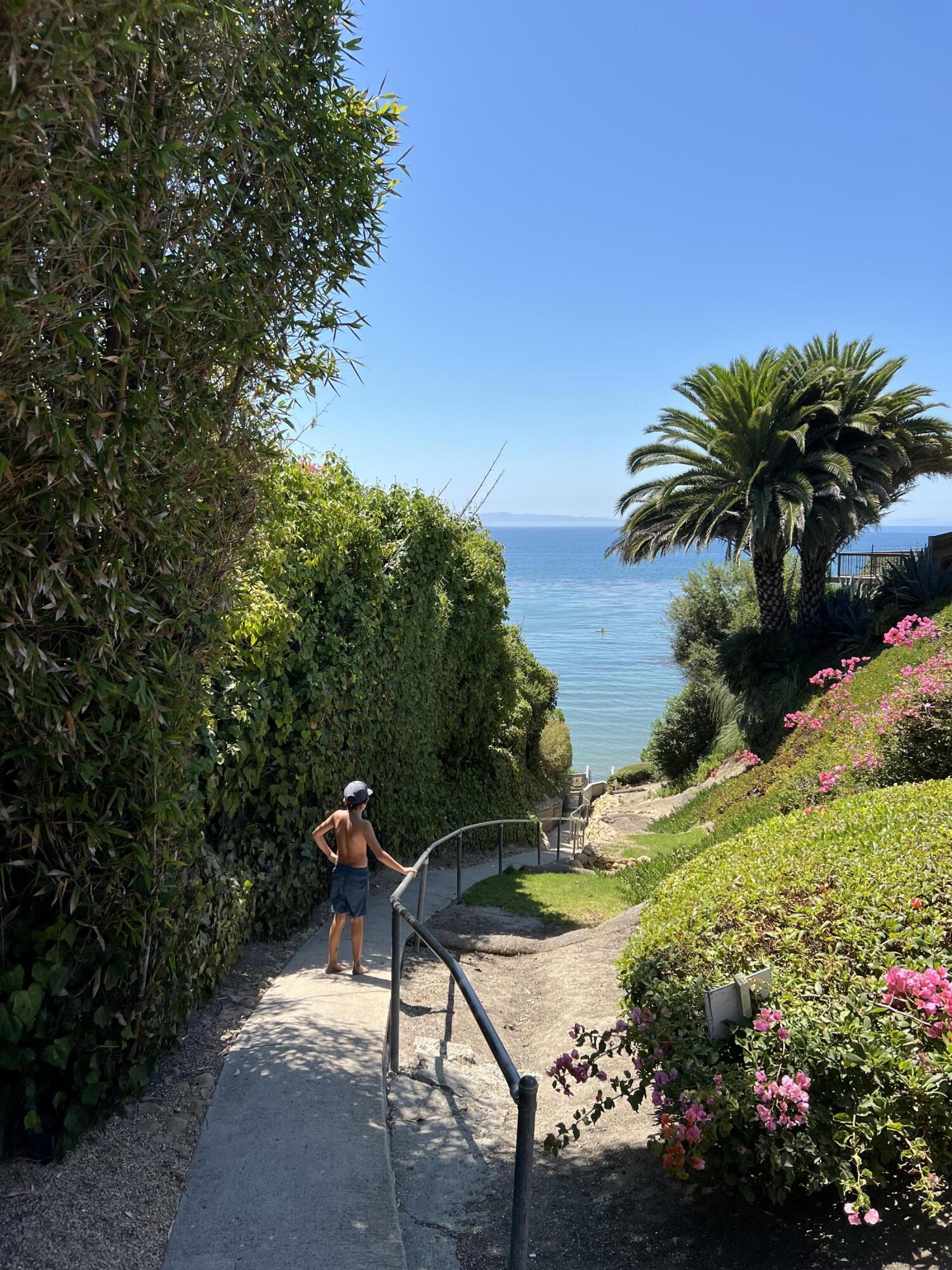 Santa Barbara, California 93111, United States, 5 Bedrooms Bedrooms, ,5 BathroomsBathrooms,Residential,Active,201330