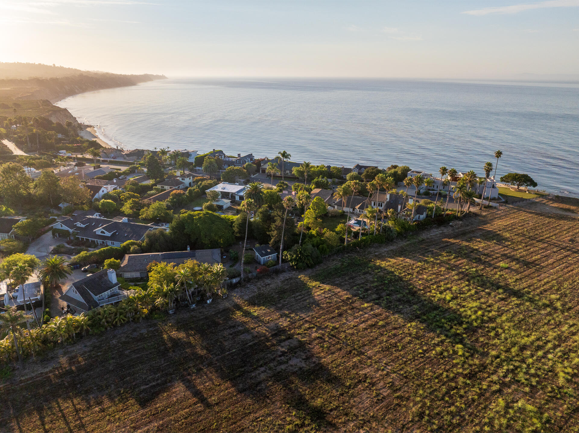 Santa Barbara, California 93111, United States, 5 Bedrooms Bedrooms, ,5 BathroomsBathrooms,Residential,Active,201330