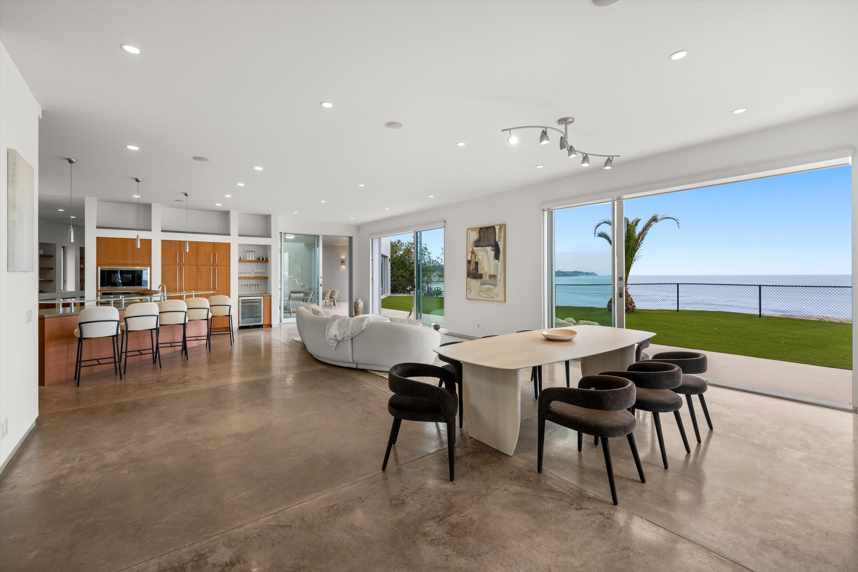 Santa Barbara, California 93111, United States, 5 Bedrooms Bedrooms, ,5 BathroomsBathrooms,Residential,Active,201330