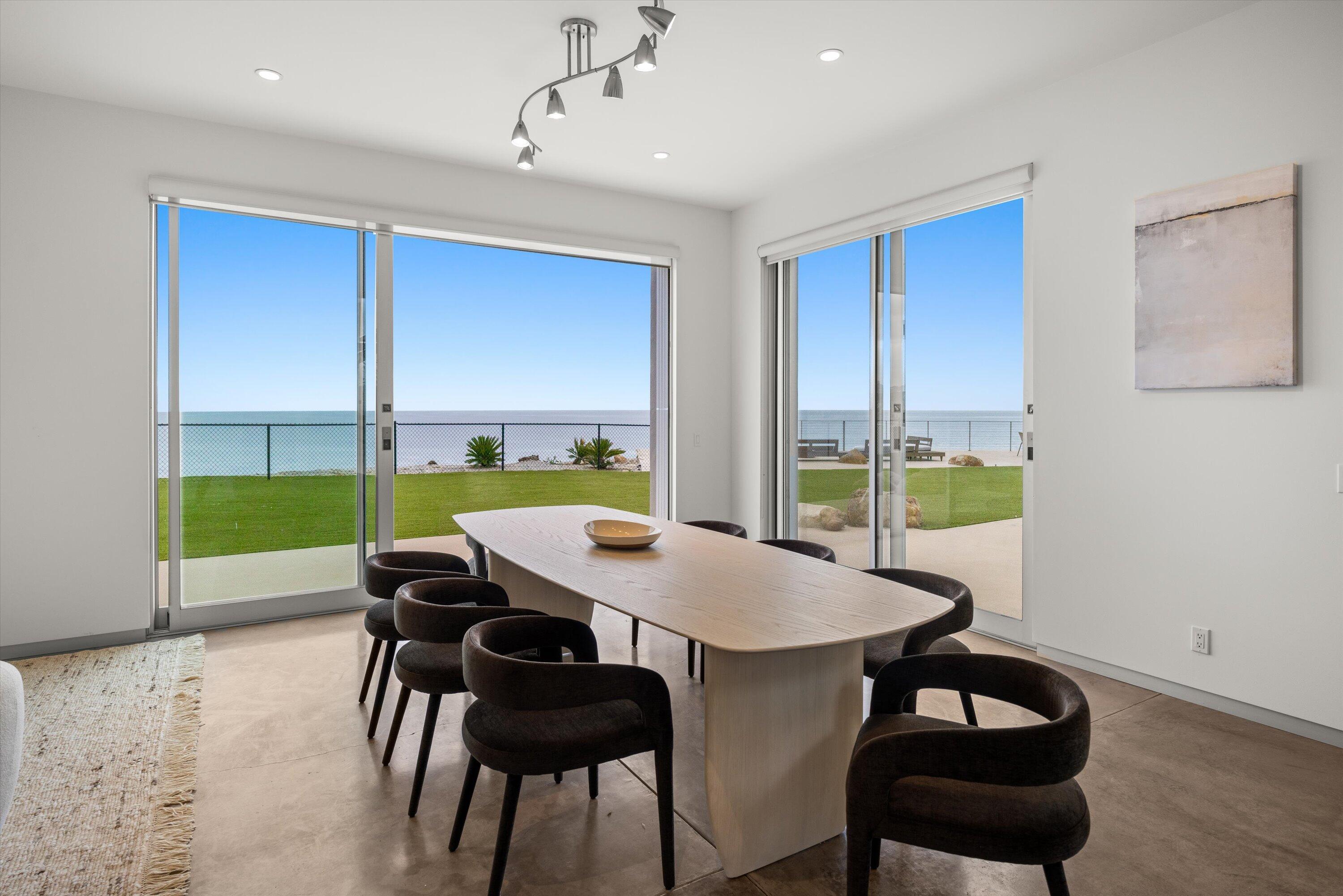 Santa Barbara, California 93111, United States, 5 Bedrooms Bedrooms, ,5 BathroomsBathrooms,Residential,Active,201330