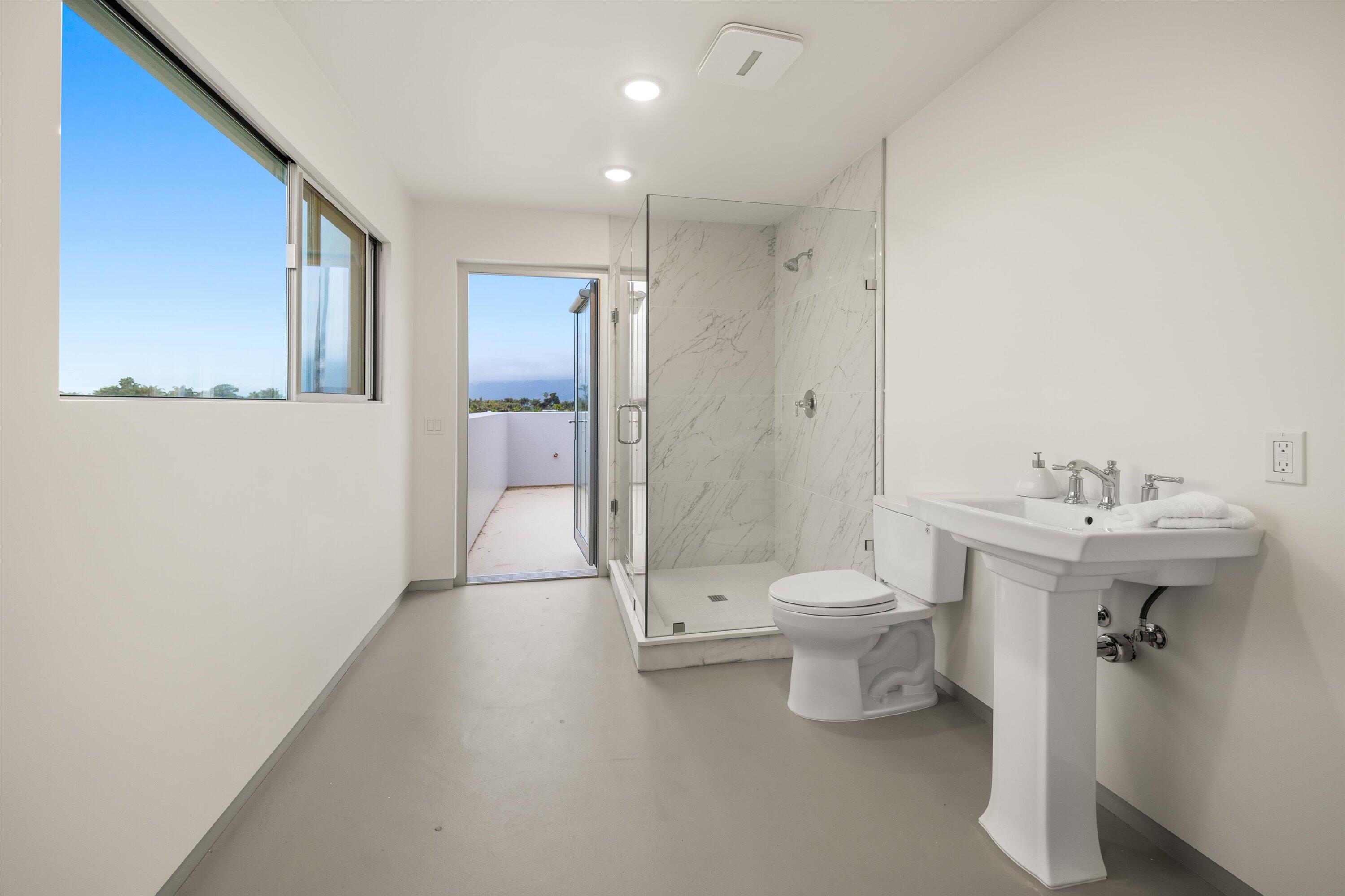 Santa Barbara, California 93111, United States, 5 Bedrooms Bedrooms, ,5 BathroomsBathrooms,Residential,Active,201330