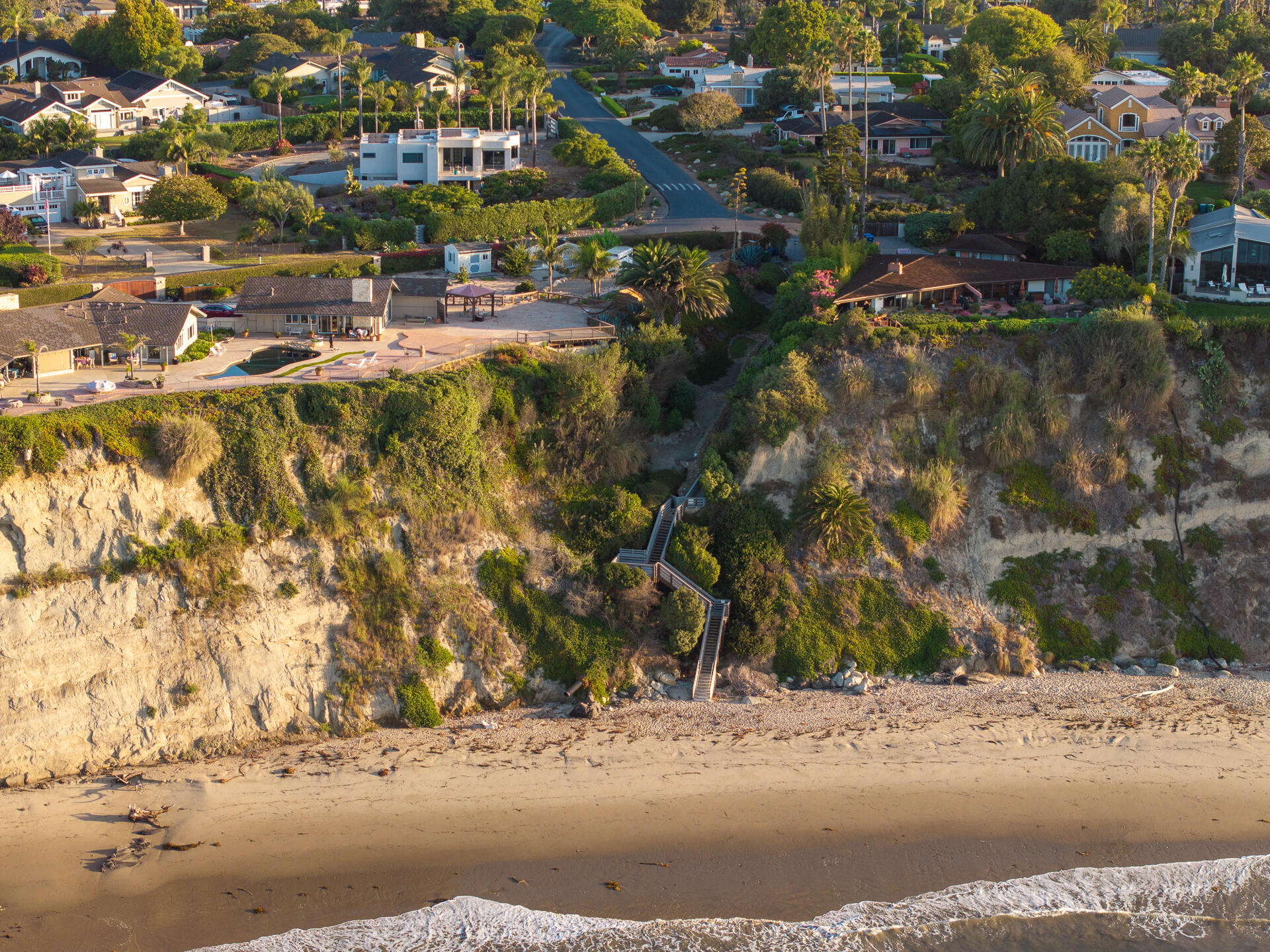 Santa Barbara, California 93111, United States, 5 Bedrooms Bedrooms, ,5 BathroomsBathrooms,Residential,Active,201330