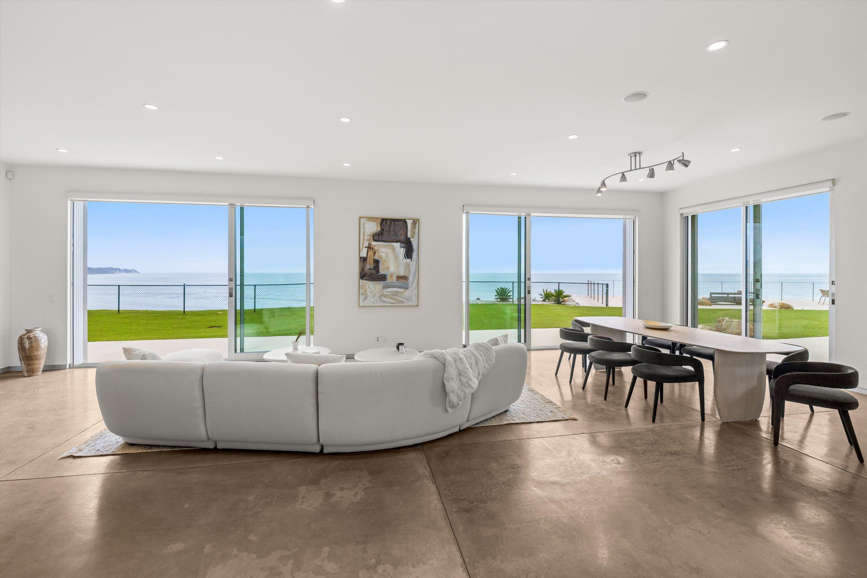 Santa Barbara, California 93111, United States, 5 Bedrooms Bedrooms, ,5 BathroomsBathrooms,Residential,Active,201330