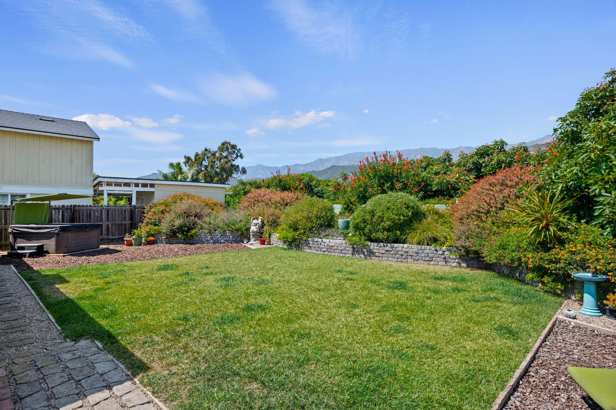 Carpinteria, California 93013, United States, 3 Bedrooms Bedrooms, ,2 BathroomsBathrooms,Residential,Pending,191511