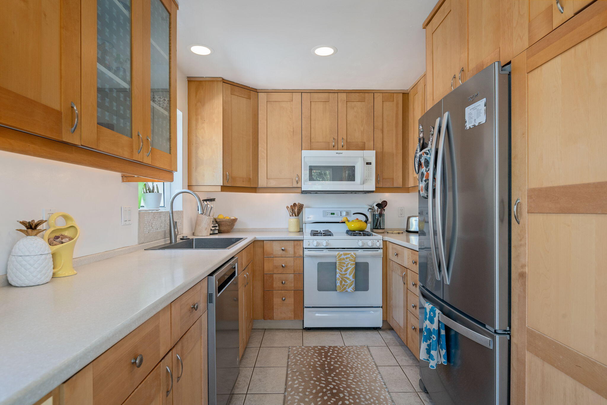 Carpinteria, California 93013, United States, 3 Bedrooms Bedrooms, ,2 BathroomsBathrooms,Residential,Pending,191511