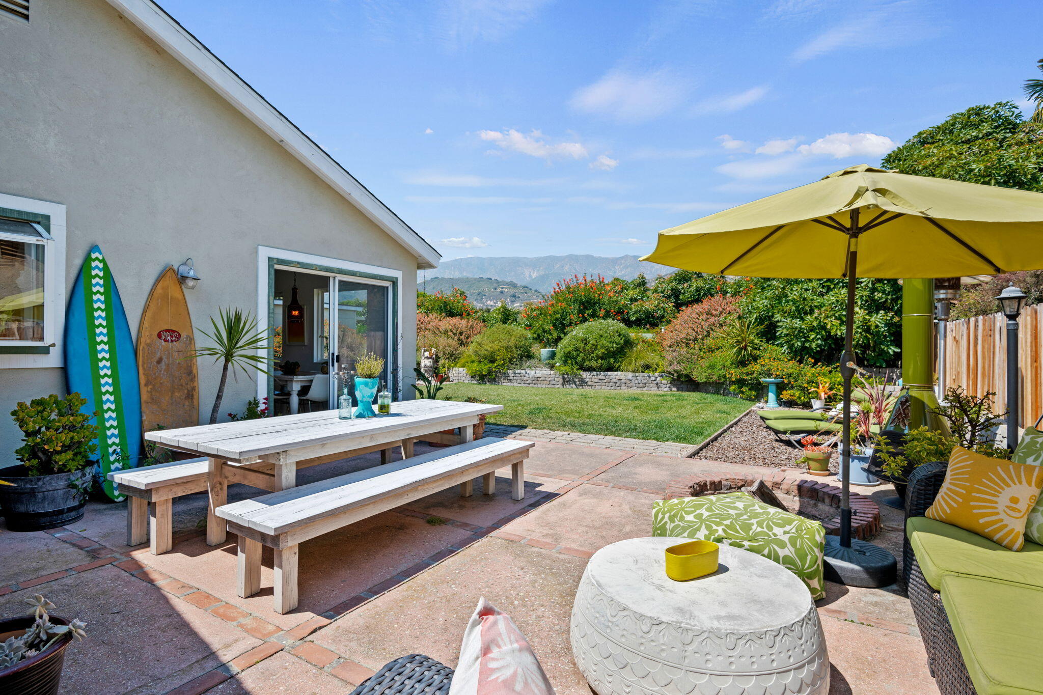 Carpinteria, California 93013, United States, 3 Bedrooms Bedrooms, ,2 BathroomsBathrooms,Residential,Pending,191511