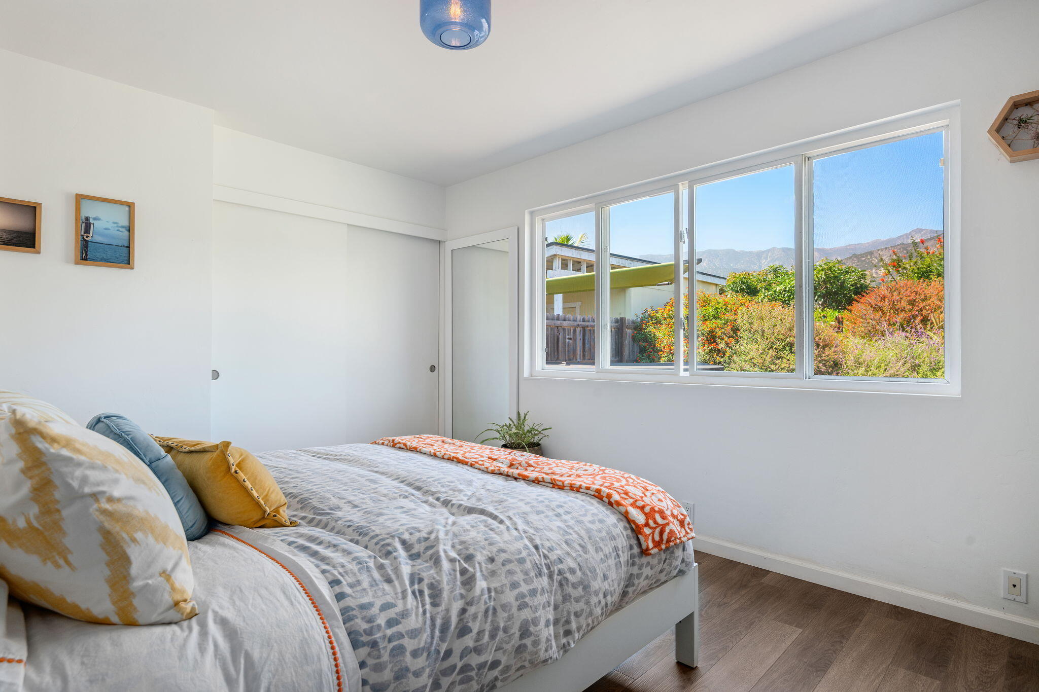 Carpinteria, California 93013, United States, 3 Bedrooms Bedrooms, ,2 BathroomsBathrooms,Residential,Pending,191511