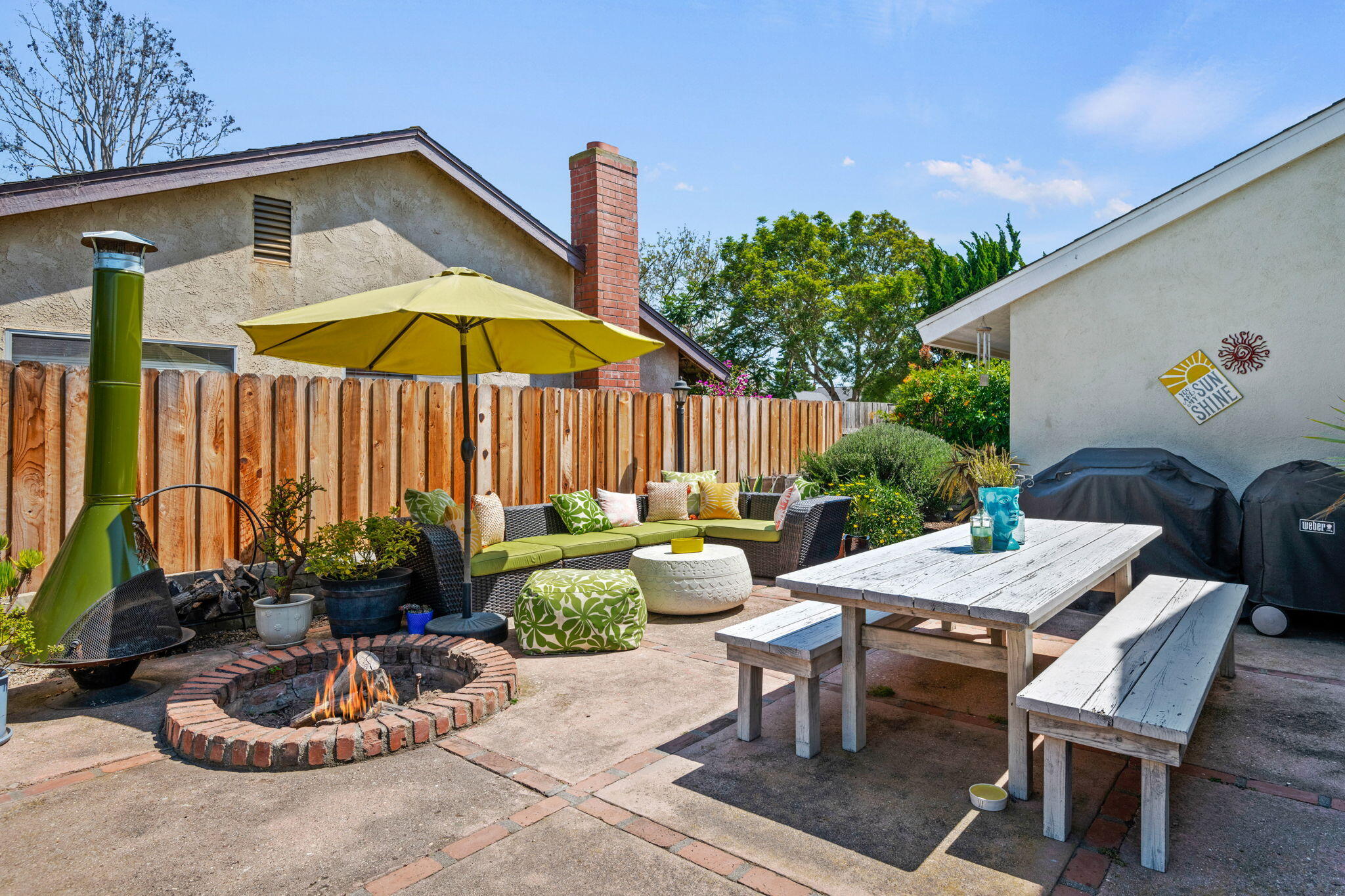 Carpinteria, California 93013, United States, 3 Bedrooms Bedrooms, ,2 BathroomsBathrooms,Residential,Pending,191511